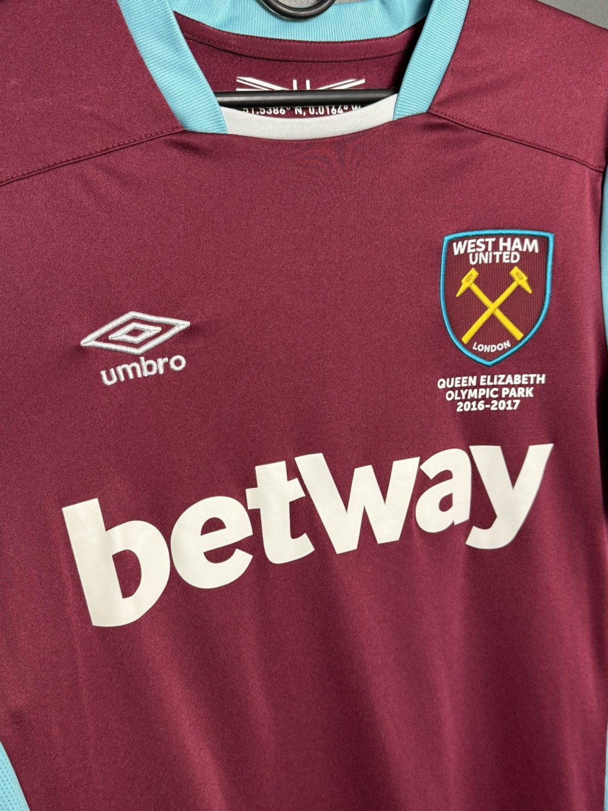 Umbro West Ham United 16/17 Home Football Jersey Size US S / EU 44-46 / 1 - 3 Thumbnail