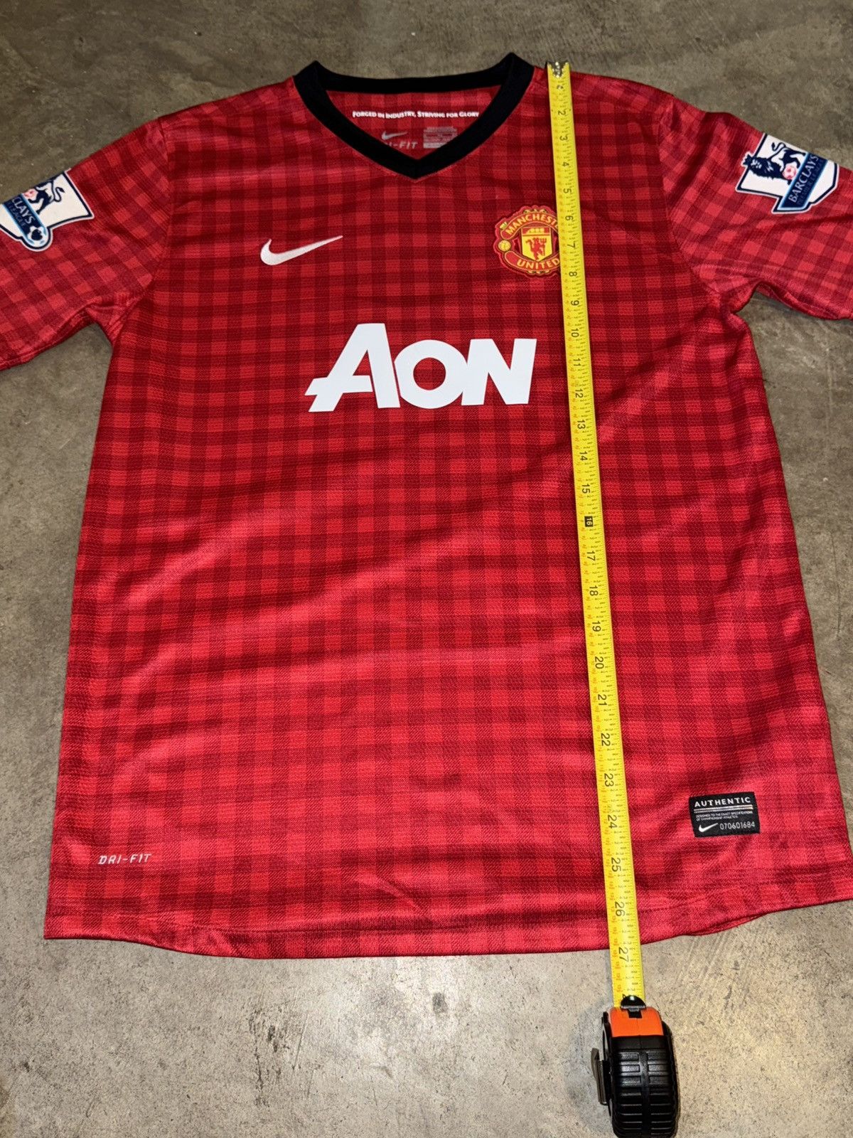 Nike RARE Authentic Nike Manchester United 12/13 jersey barclays Size US M / EU 48-50 / 2 - 8 Thumbnail