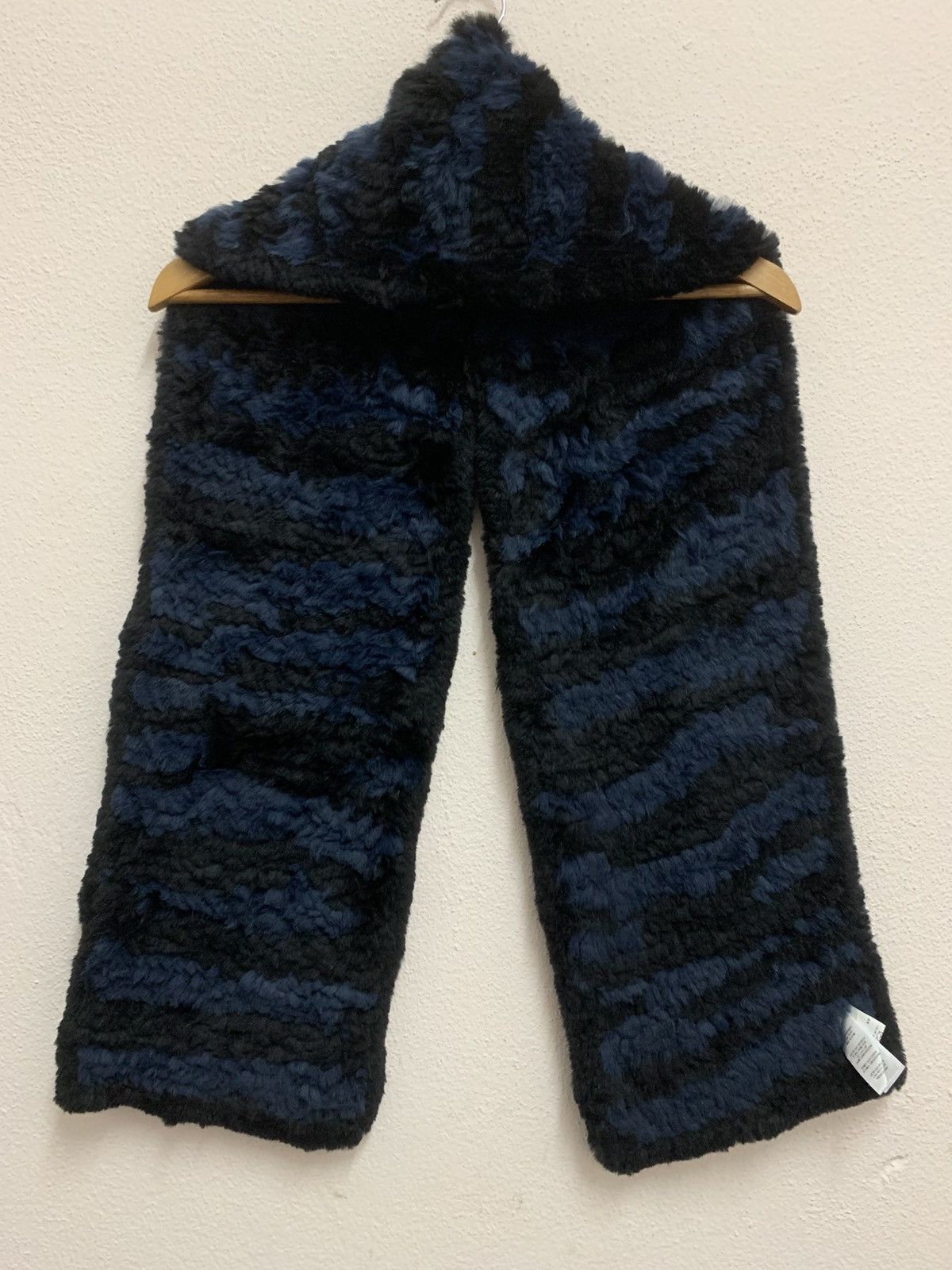 Opening Ceremony OPENING CEREMONY Blue Black Rabbit Fur Mafla Size ONE SIZE - 4 Thumbnail