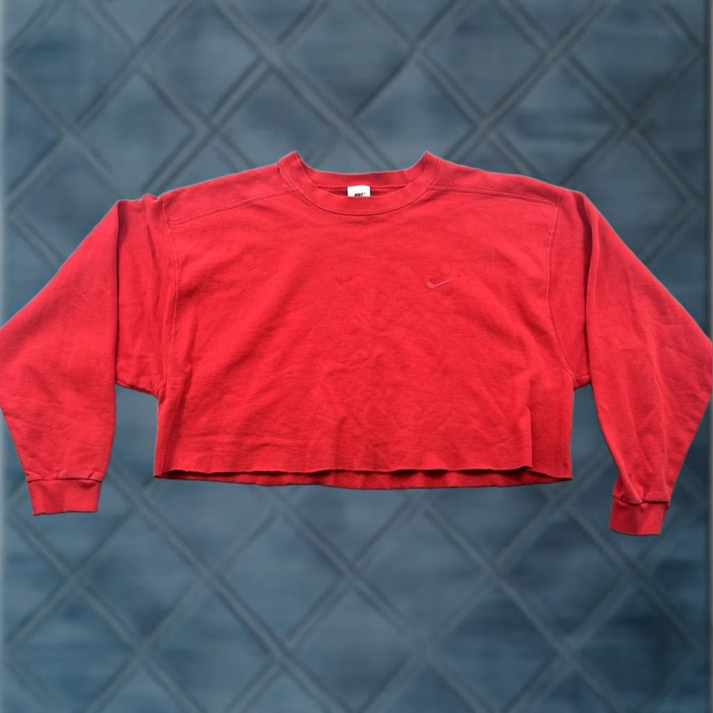 Nike VINTAGE Nike Women's Cropped Red Long Sleeve Sweatshirt XL Shirt Women Red 1990s Graphic Sportswear/Bangladesh Size XL / US 12-14 / IT 48-50 - 1 Thumbnail