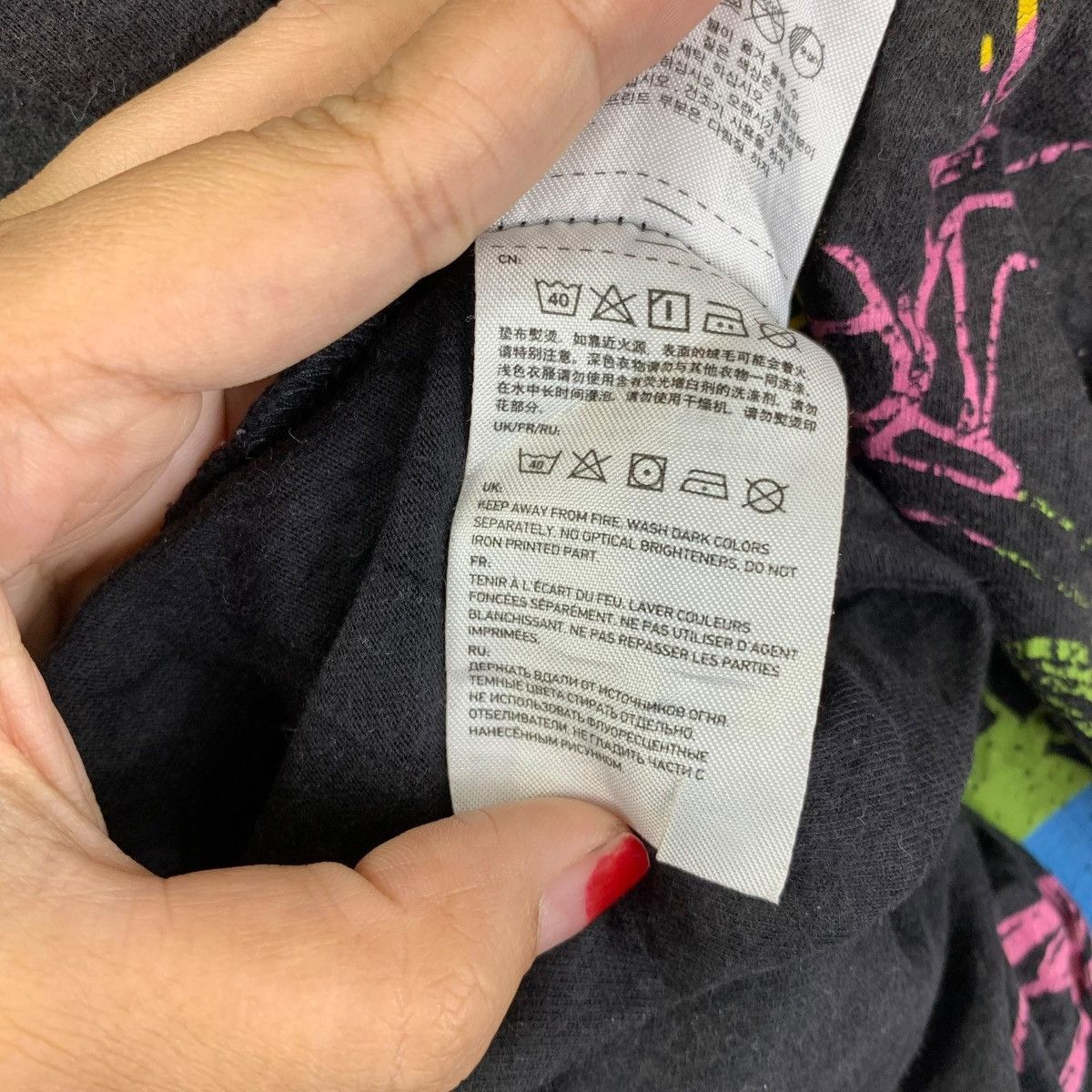 Uniqlo UNIQLO UT ONE PIECE Chopper Neon Graphic Tee XL Black Size US XL / EU 56 / 4 - 7 Thumbnail