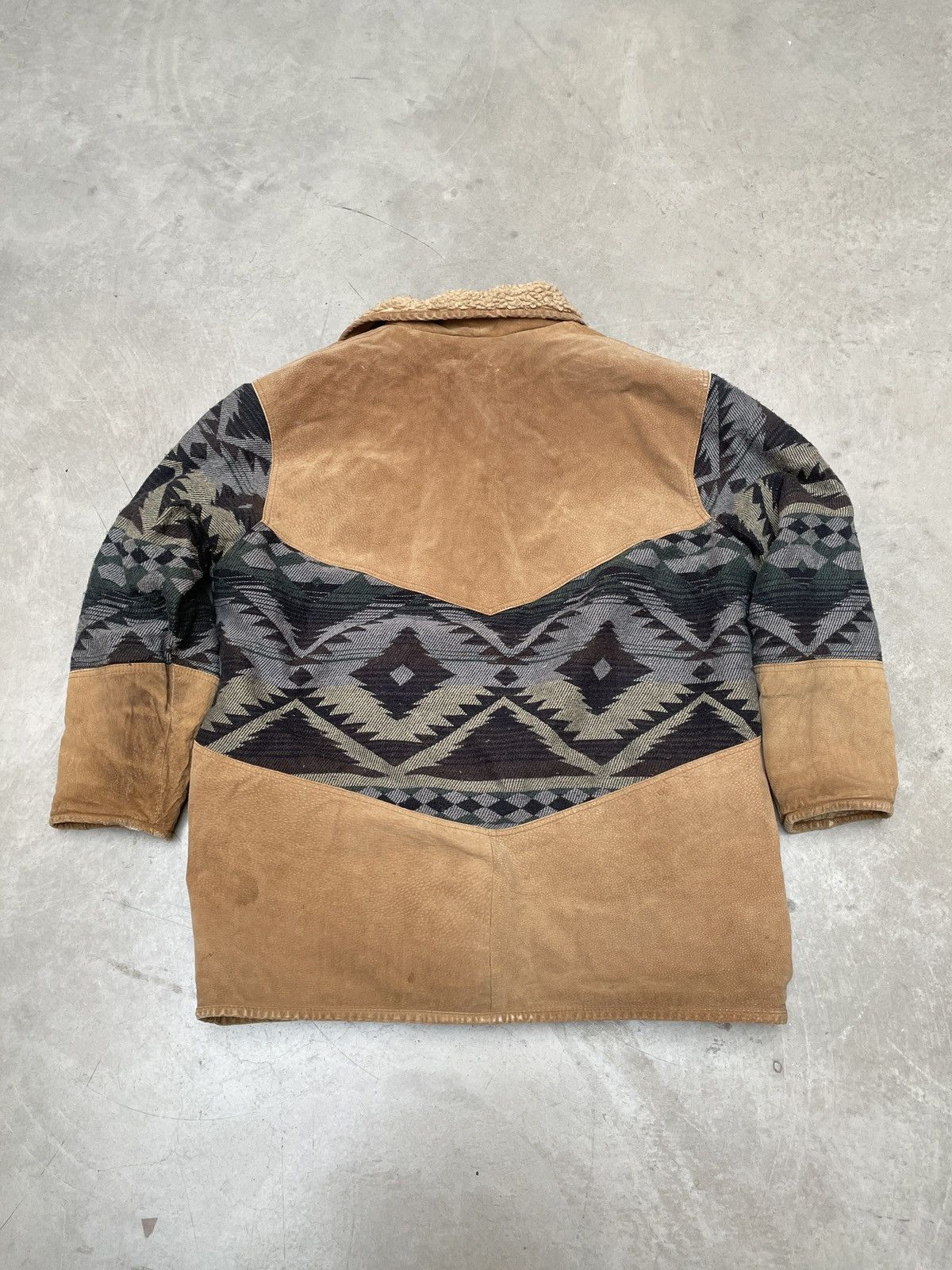 Vintage Vintage Suede Native Ranch Coat XL Shearling Patina Size US XXL / EU 58 / 5 - 3 Thumbnail