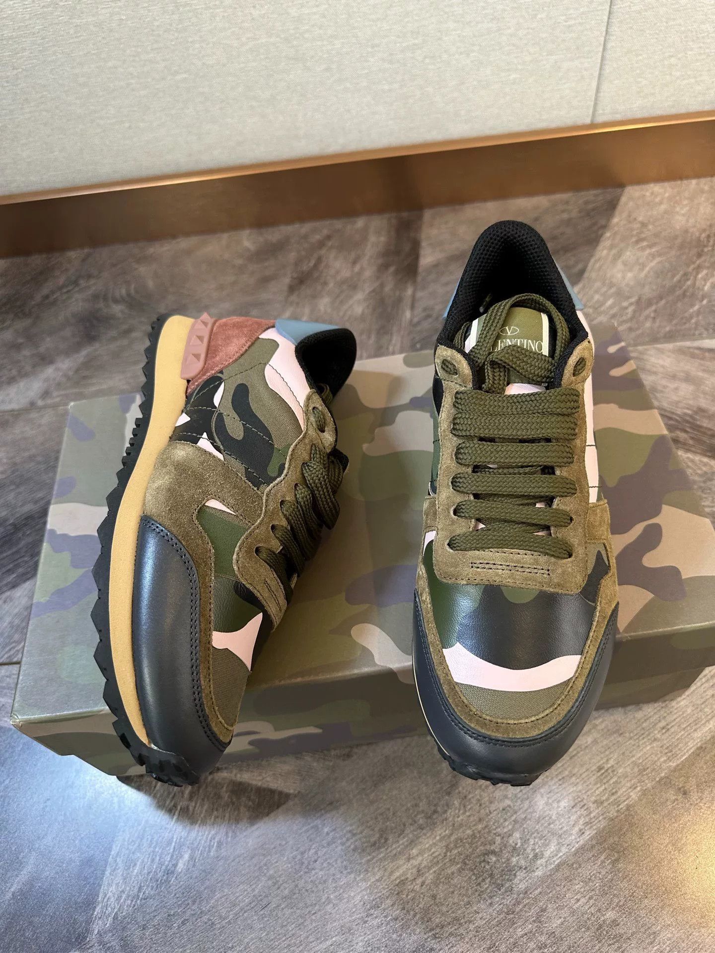 Valentino Valentino Camouflage Unisex Casual Sneakers Size US 6 / IT 36 - 1 Thumbnail