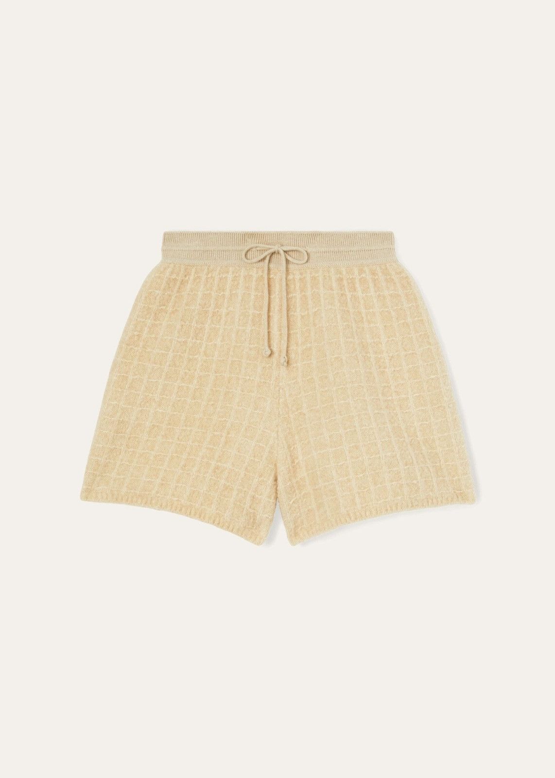 o1srvl11e1125 FAN1846 Cocooning Short in Beige