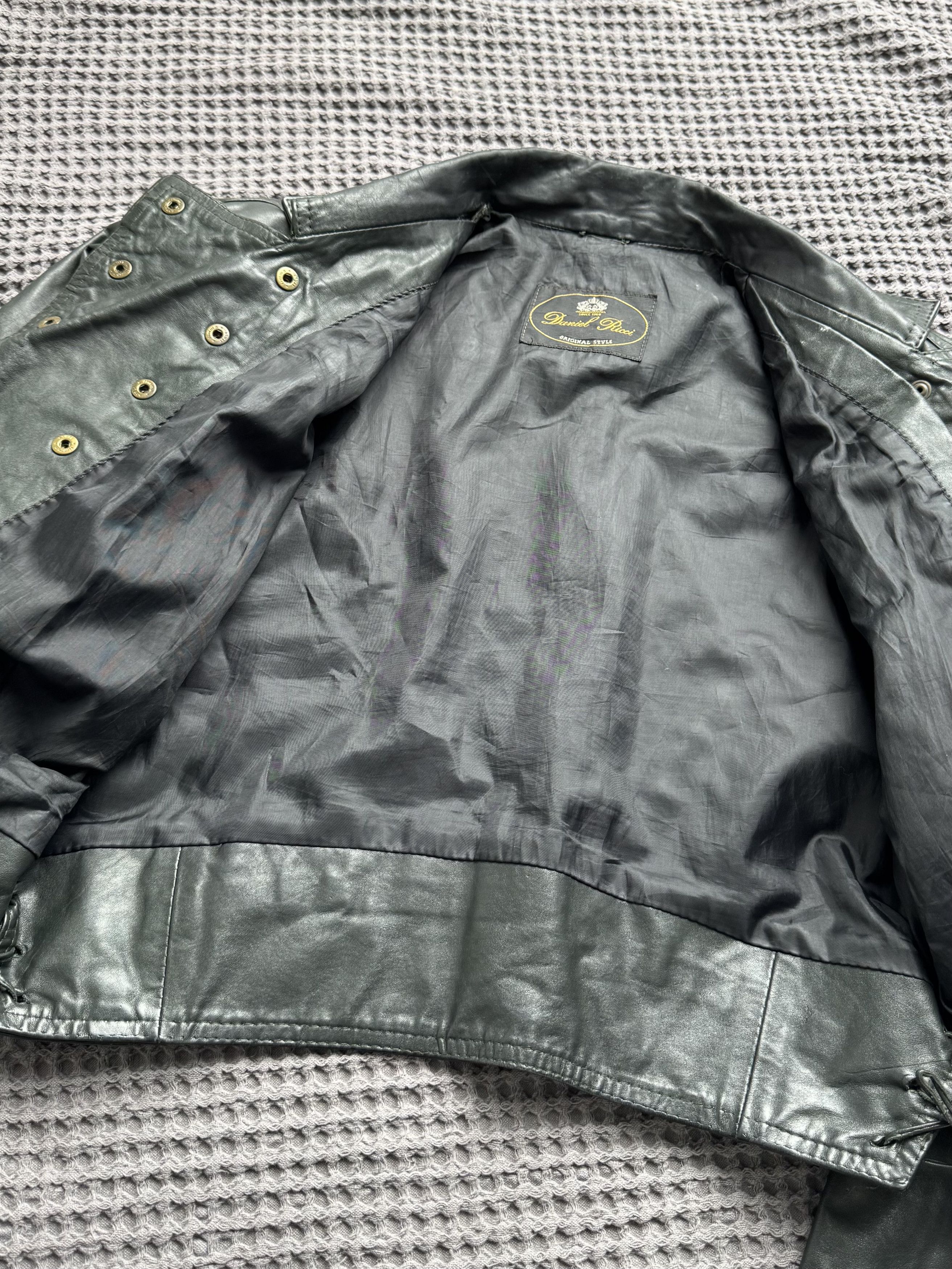 Vintage Vintage Leather Biker Jacket Cropped Belted Double Breasted Size L / US 10 / IT 46 - 12 Thumbnail