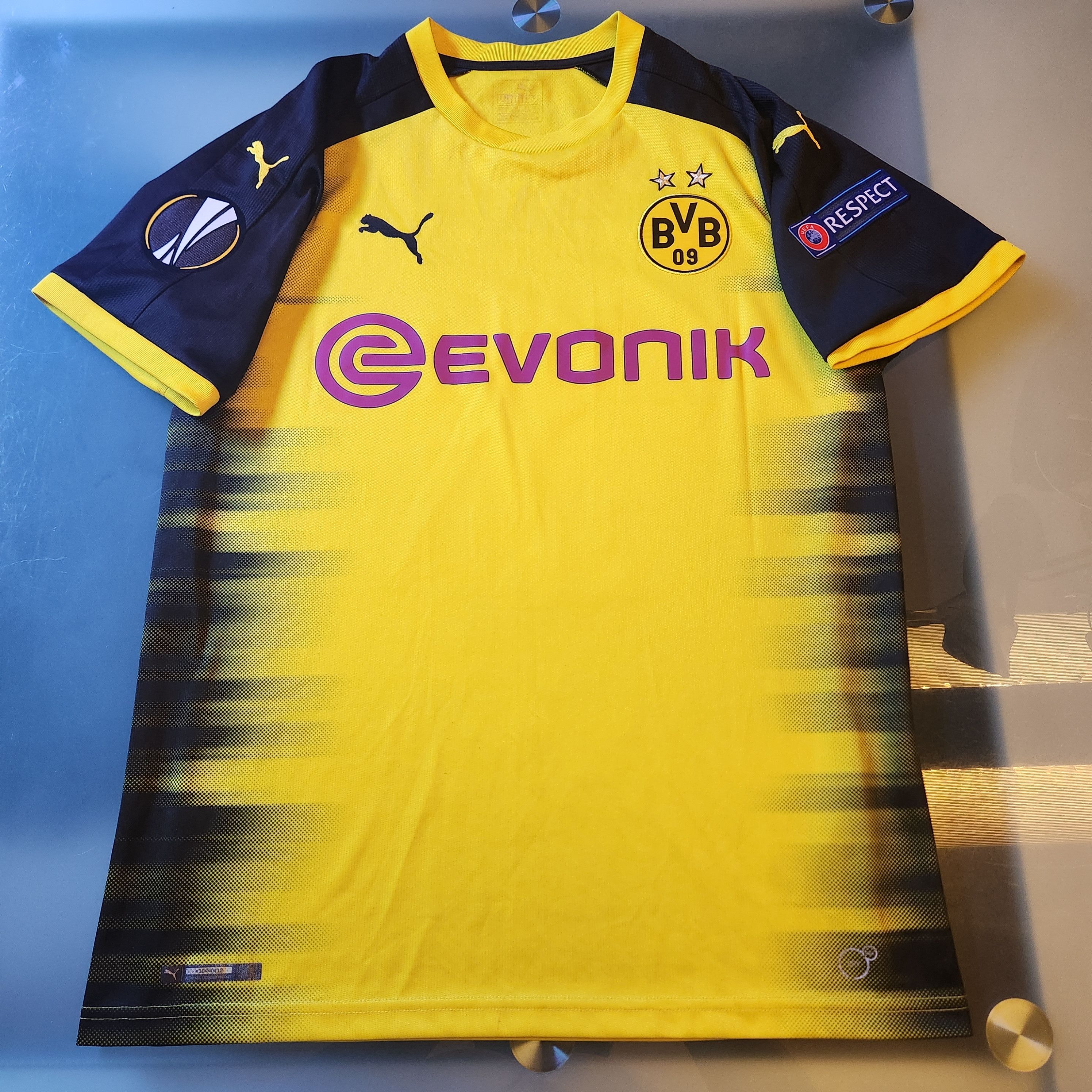 Puma Borussia BVB Dortmund KAGAWA 2017-2018 17/18 European Home Size US M / EU 48-50 / 2 - 2 Thumbnail
