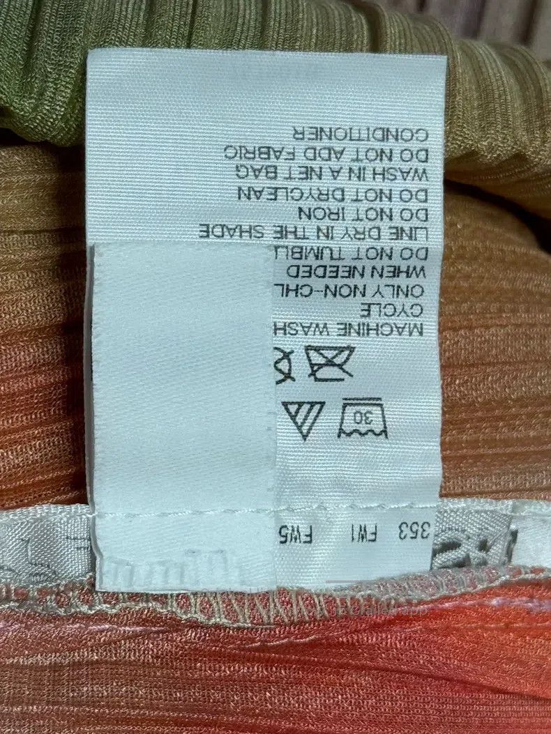 Issey Miyake Issey Miyake Aurora Series Long Top Size L / US 10 / IT 46 - 5 Thumbnail