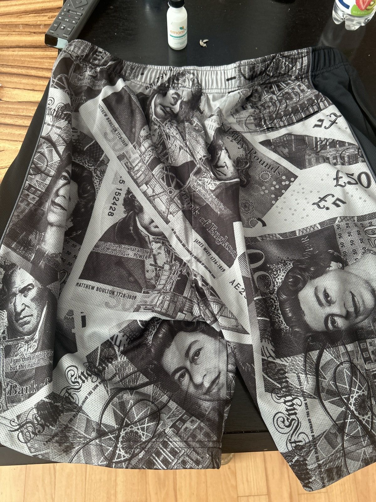 Supreme Pounds shorts Size US 34 / EU 50 - 2 Thumbnail