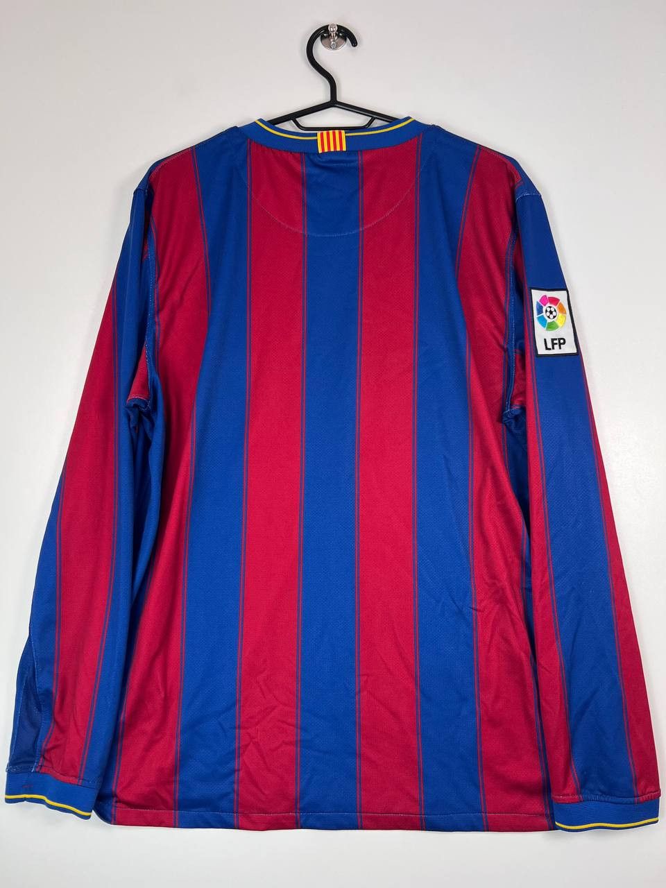 Nike Barcelona 2009 2010 Home Football Soccer Long Sleeve Size M Size US M / EU 48-50 / 2 - 8 Thumbnail