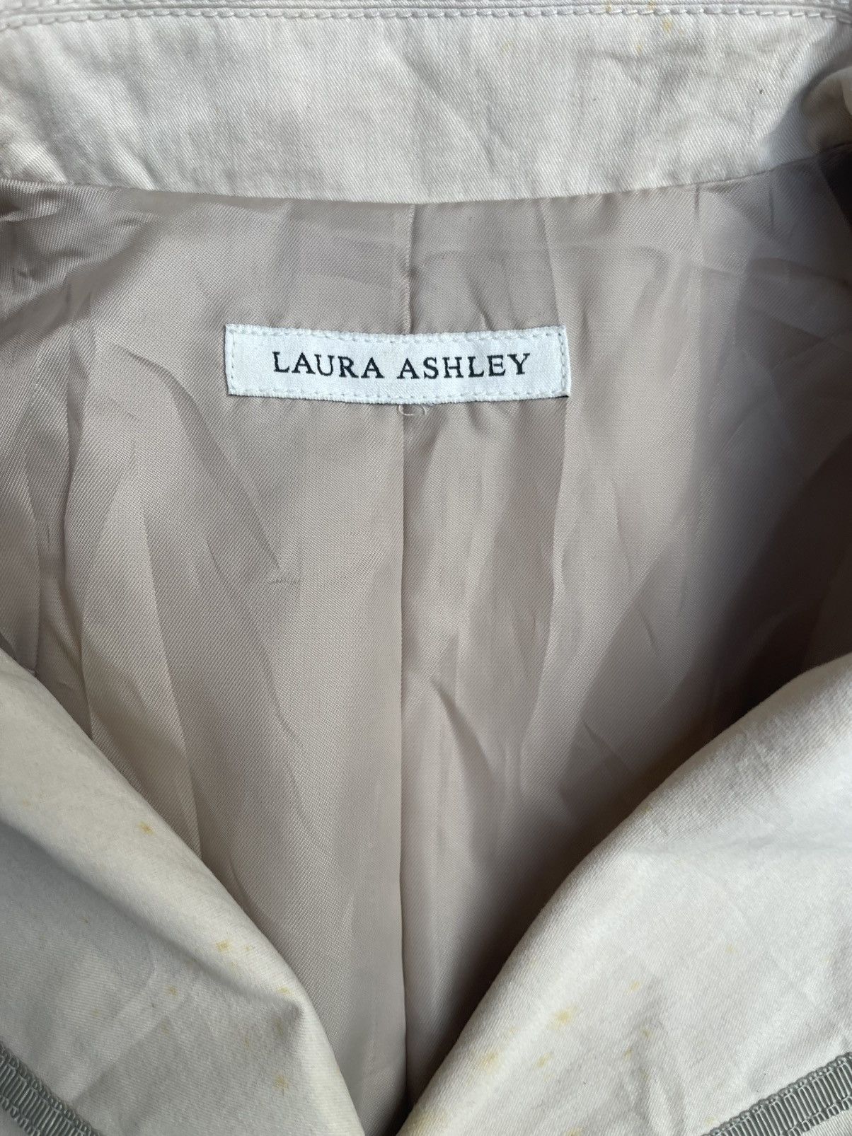 Laura Ashley Laura Ashley Japan Button Up Long Coat Size 11 Beige Luxury Size S / US 4 / IT 40 - 3 Thumbnail