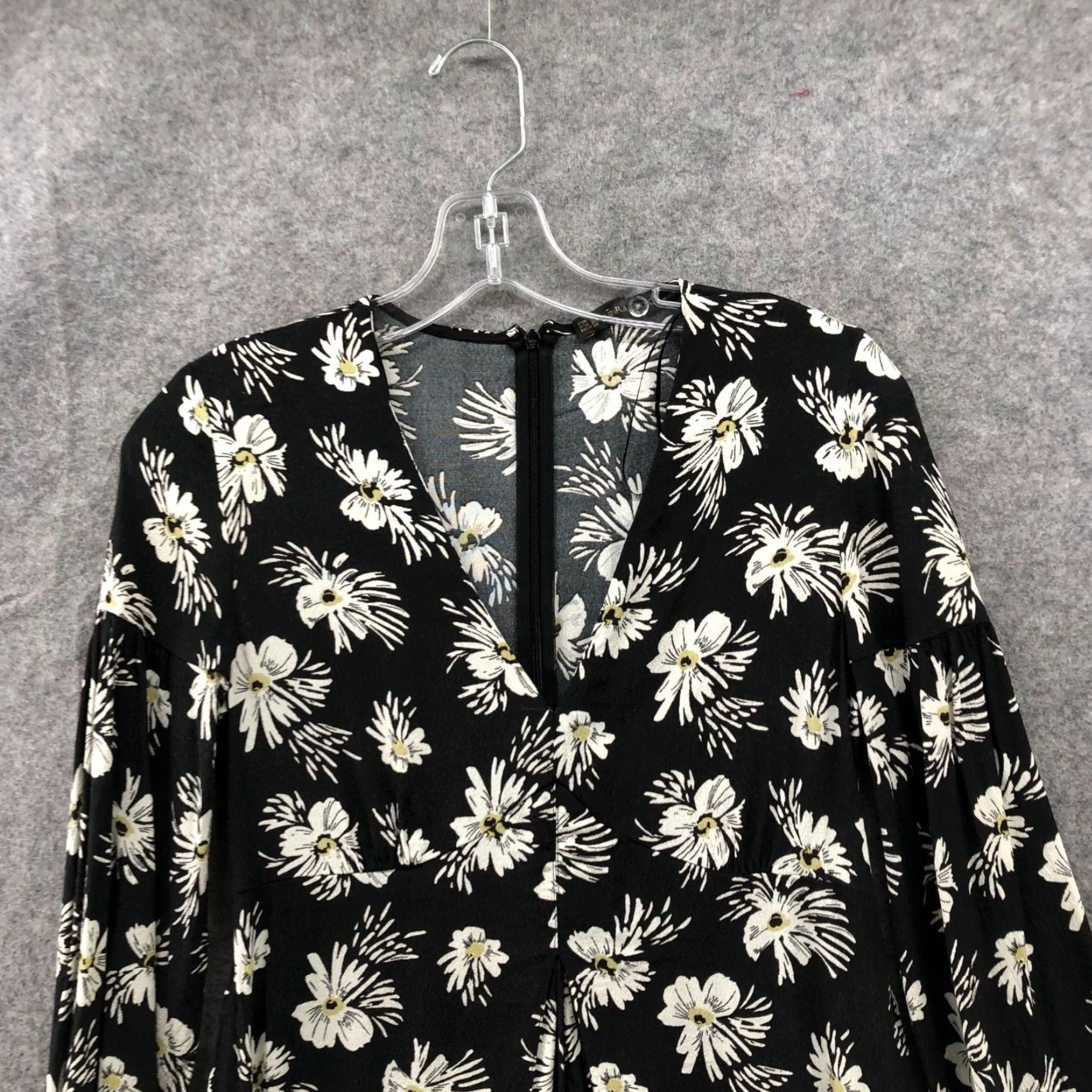 Zara Zara Romper Womens XS Black Floral Daisy V-Neck Pockets Long Sleeve Rayon Size XS / US 0-2 / IT 36-38 - 3 Thumbnail