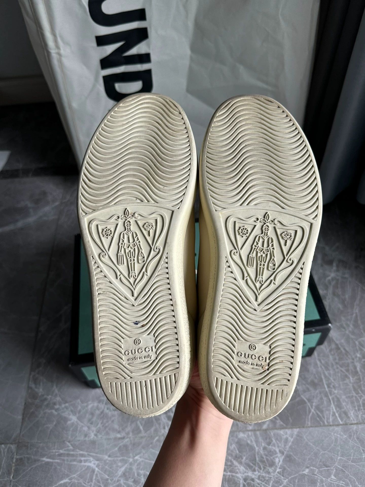 Gucci Gucci Ace Disney Mickey Distressed Cream 37 Size US 6.5 / IT 36.5 - 5 Thumbnail
