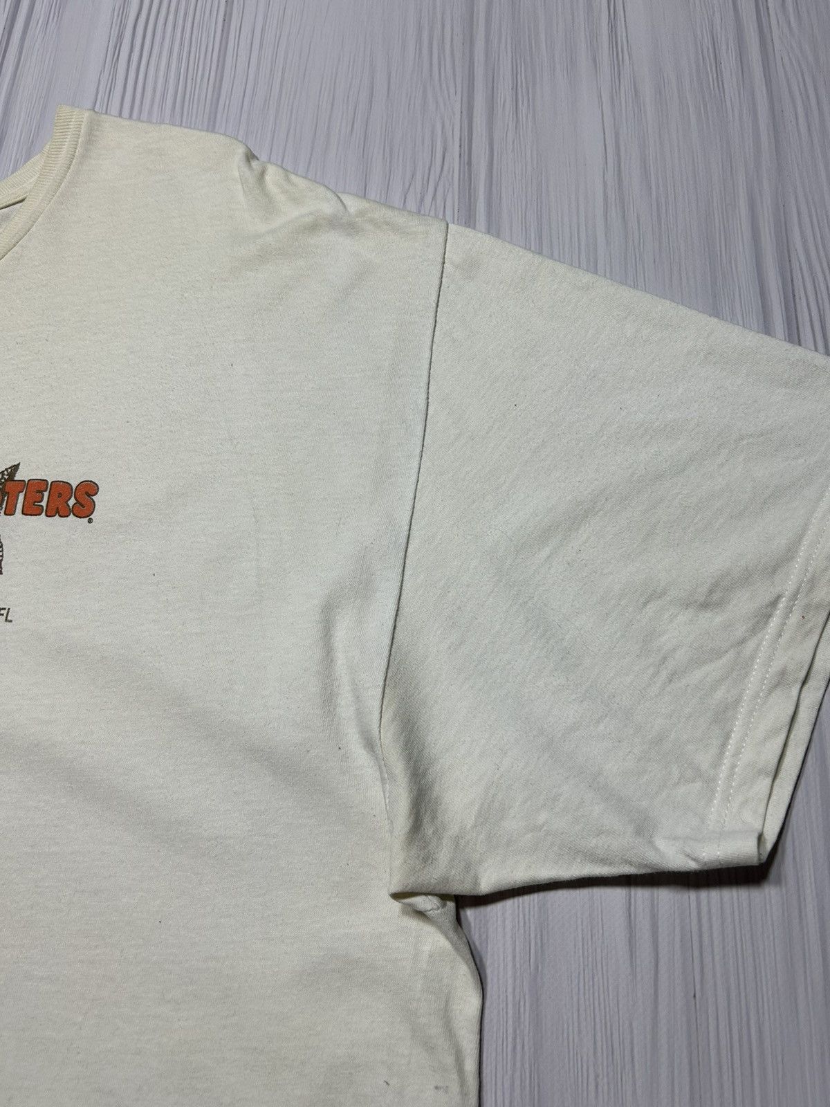Vintage Vintage Hooters USA Girl Babe T-Shirt Y2K Size US XXL / EU 58 / 5 - 15 Thumbnail
