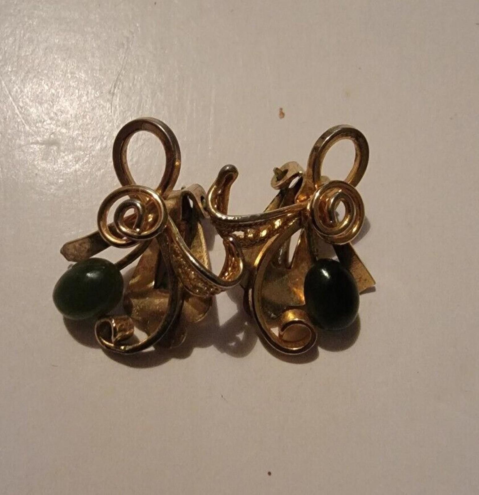 The Unbranded Brand Vintage Earrings Black And Gold Tone Clip On Size ONE SIZE - 1 Thumbnail