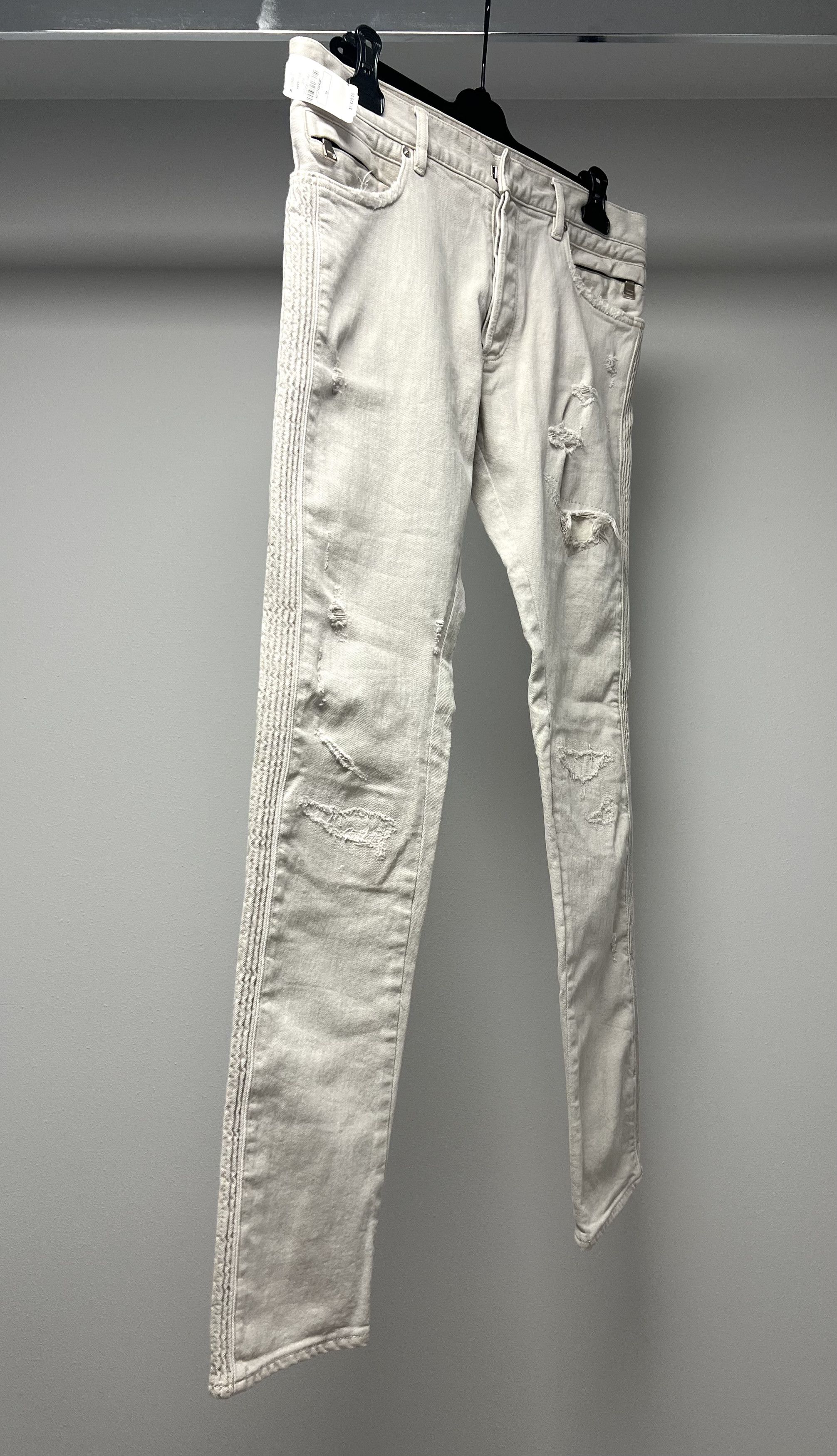 Balmain 1625$ NWT, BALMAIN LIGHT GREY DISTRESSED RIBBED DENIM JEANS Size US 34 / EU 50 - 7 Thumbnail