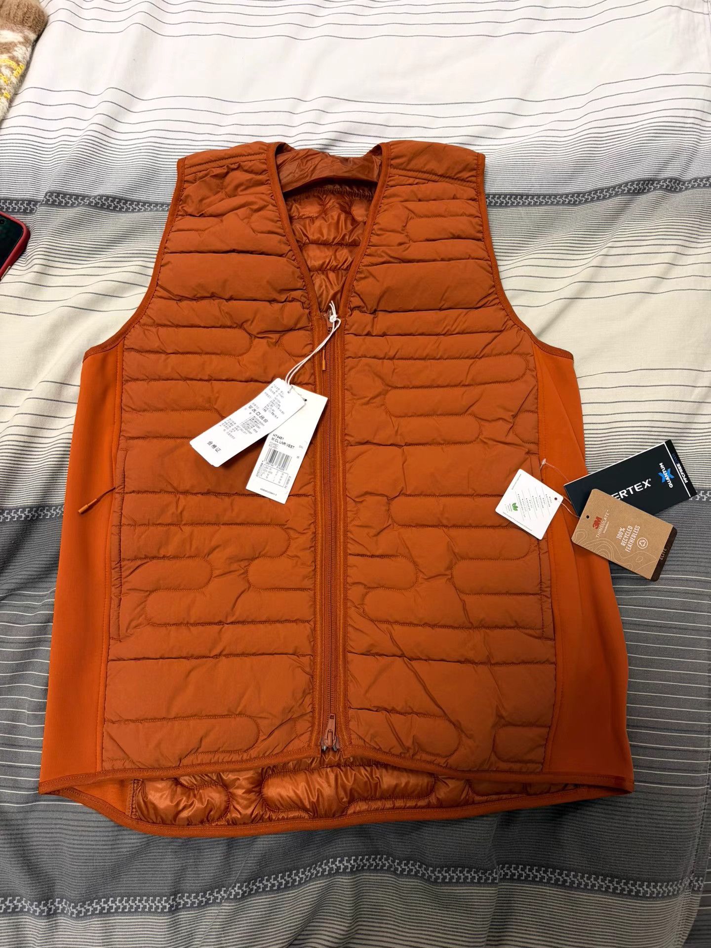 Y-3 Y-3 Solid Color Quilted Slim Fit V-Neck Gilet K8 Size US XL / EU 56 / 4 - 1 Thumbnail