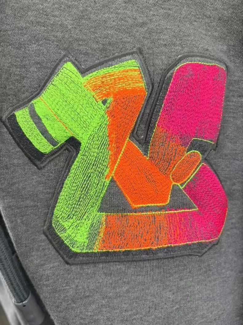 Louis Vuitton Louis Vuitton Three-dimensional large logo zipper hoodie 25 Size US XL / EU 56 / 4 - 3 Thumbnail