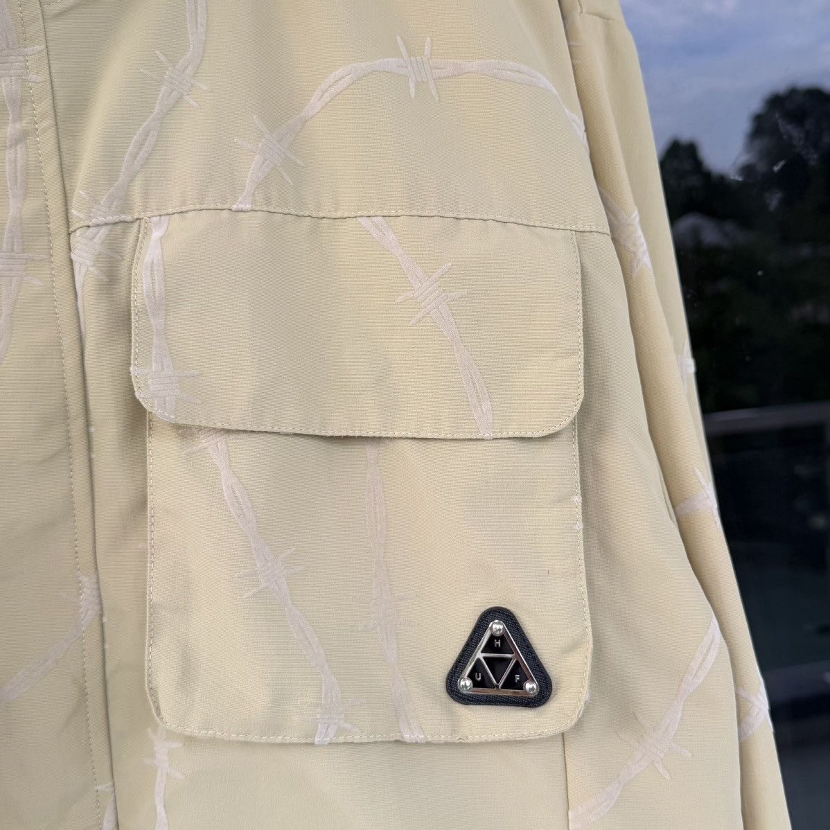 Huf HUF Barbed Wire Jacket Beige Hooded Streetwear UtilityJacket Size US L / EU 52-54 / 3 - 4 Thumbnail