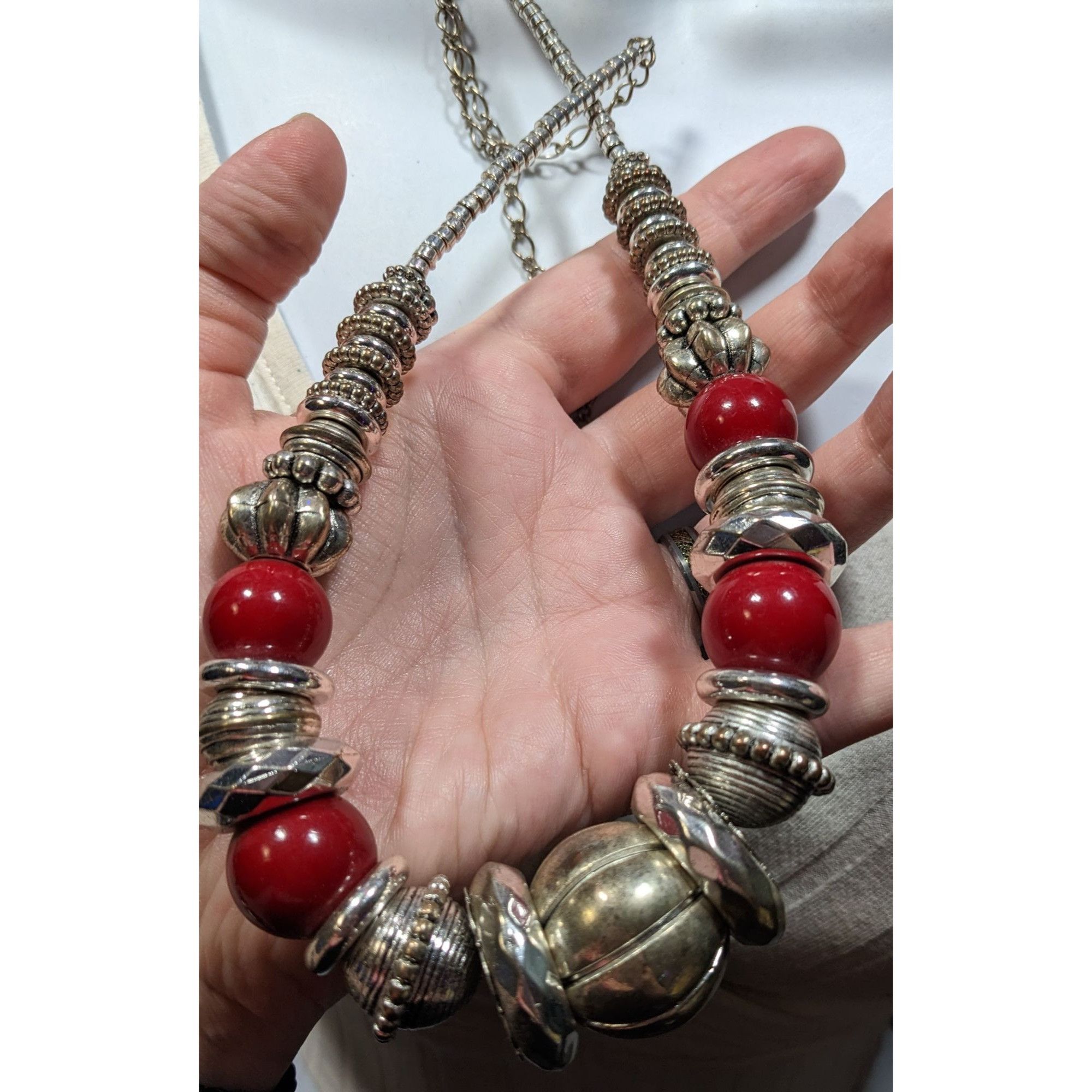Other Retro Chunky Metallic Red And Silver Tone Beaded Necklace Size ONE SIZE - 5 Thumbnail