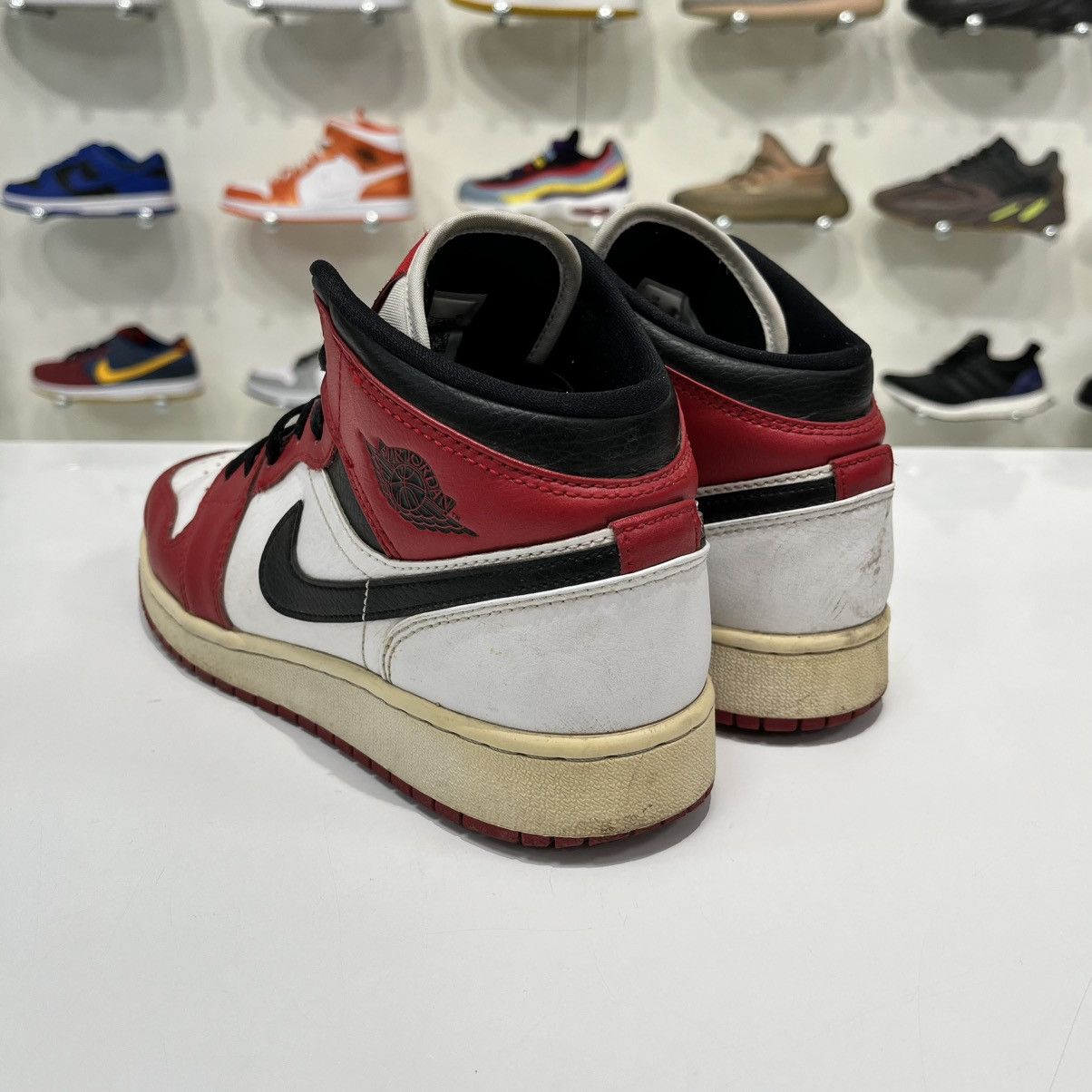 Nike Air Jordan 1 Mid Chicago (2020) (GS) Size US 5.5 / EU 38 - 4 Thumbnail