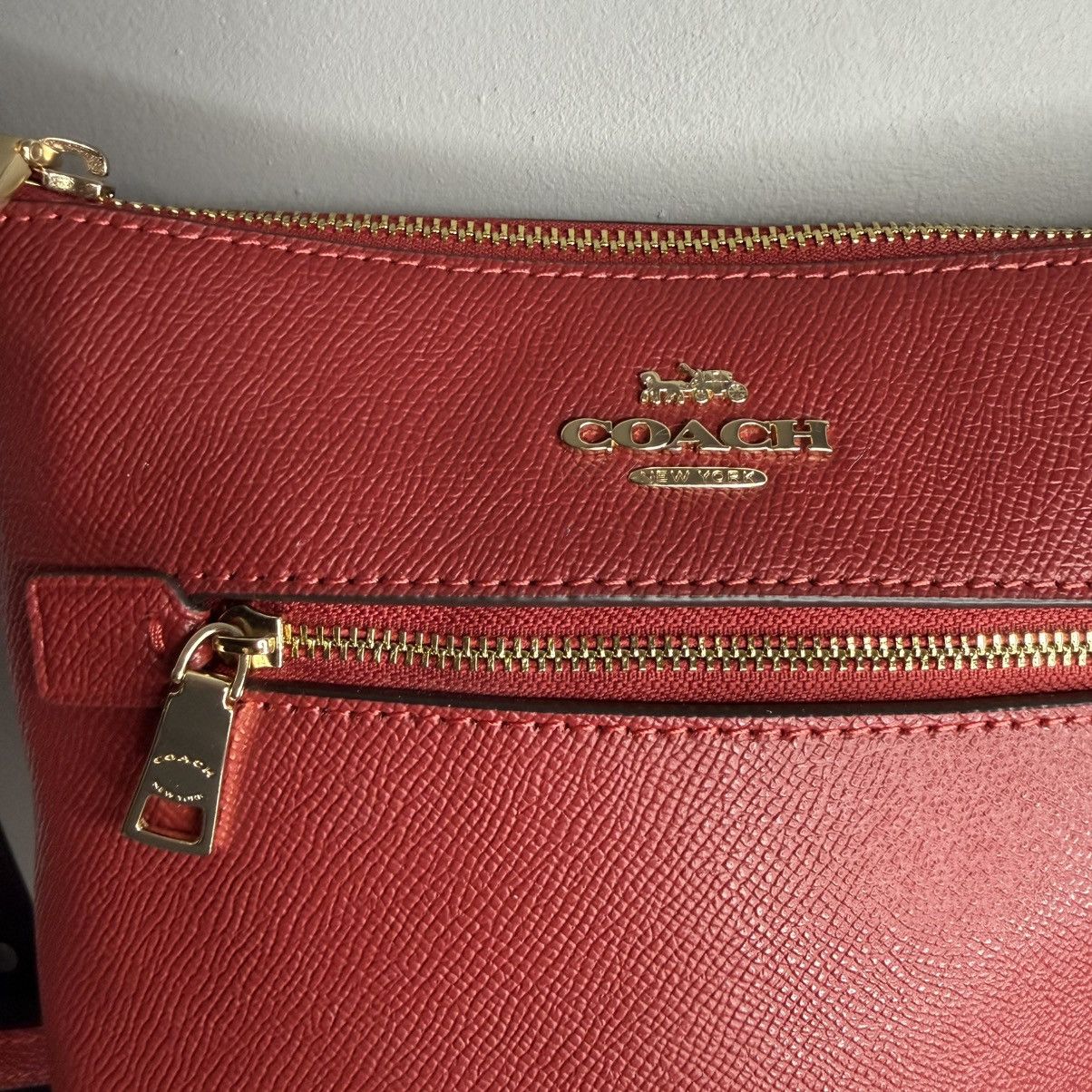 Coach Coach Red Leather Crossbody with Gold Hardware Size ONE SIZE - 2 Thumbnail