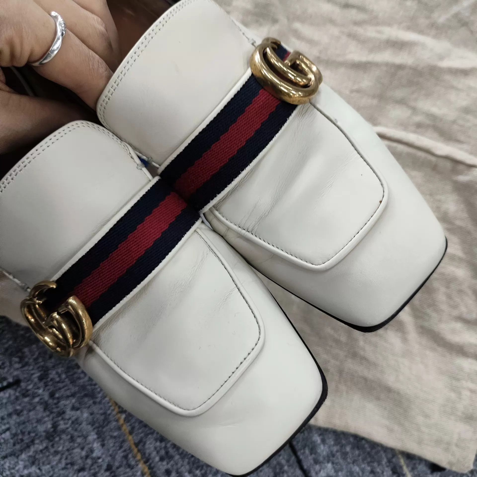 Gucci Gucci Pearl-embellished Leather Loafer Beige Size 37.5 Size US 7 / IT 37 - 2 Thumbnail