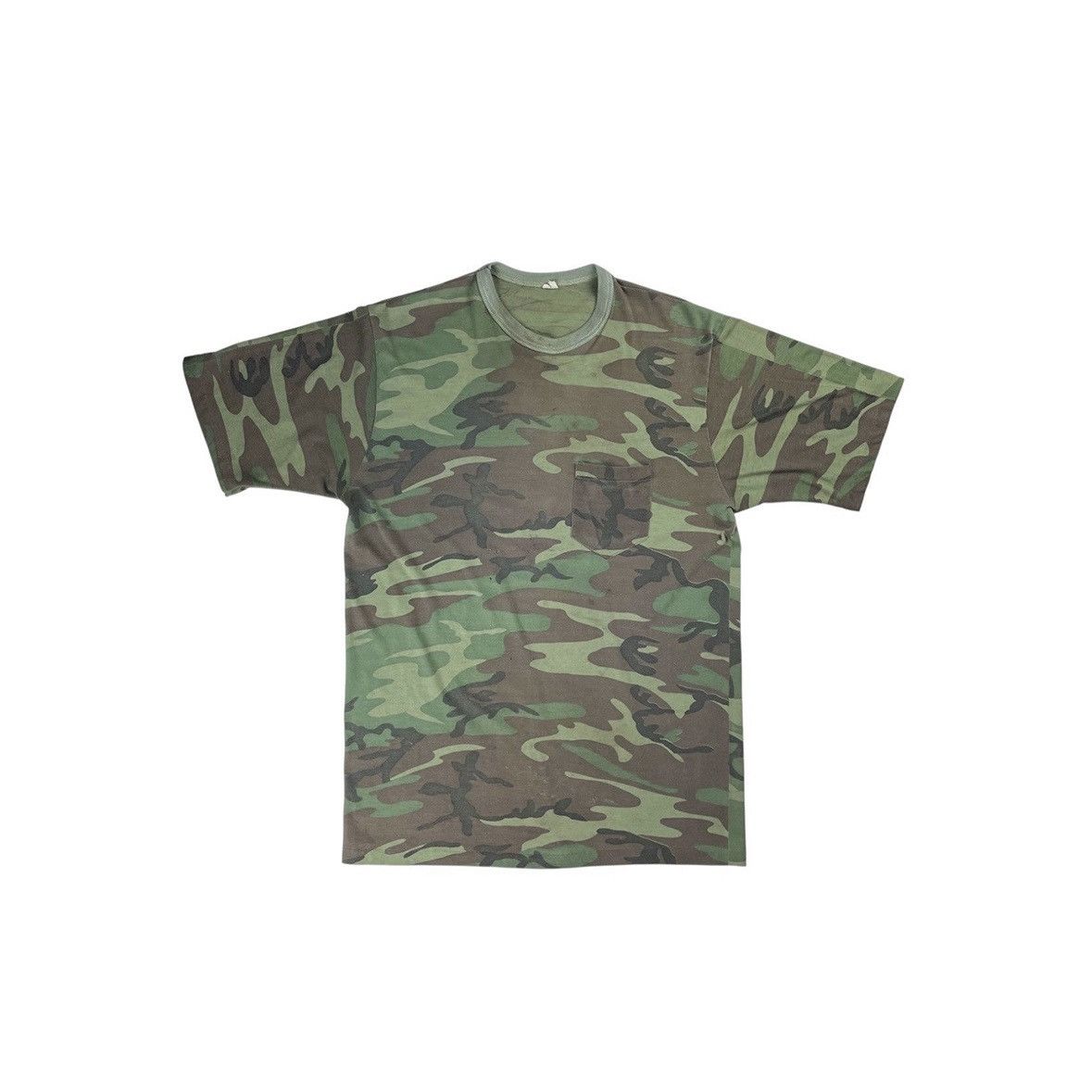Vintage VINTAGE 70'S CAMO POCKET T-SHIRT Size US L / EU 52-54 / 3 - 1 Thumbnail