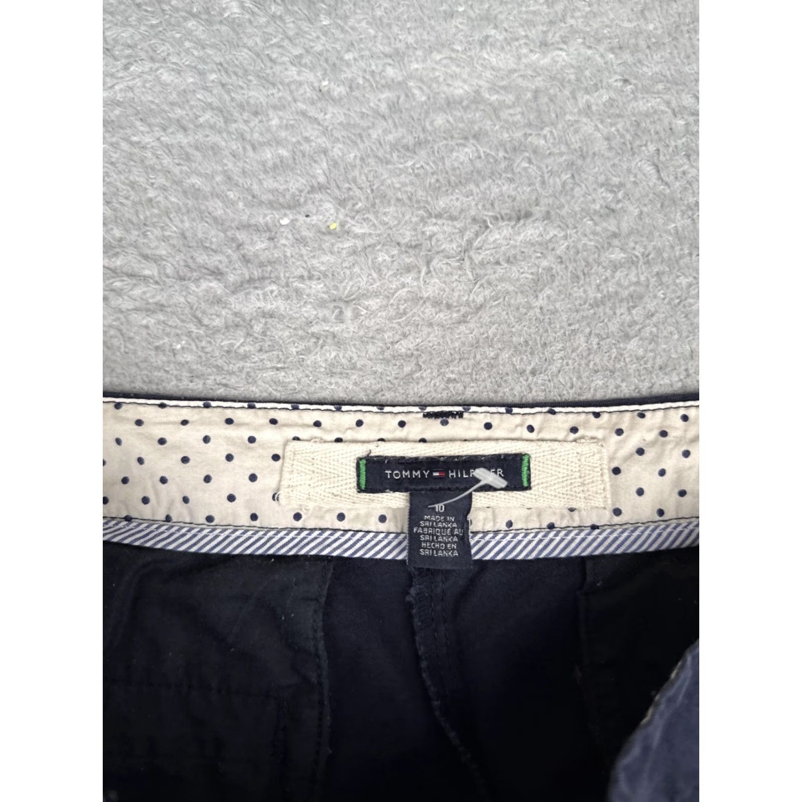 Tommy Hilfiger Tommy Hilfiger Shorts Womens 10 Blue Chino Twill Flat Front Casual Summer 32x8 Hem 8 in Pockets Logo Slim Classic Rise Mid-Blue Damen Women 10 Size 32" / US 10 / IT 46 - 7 Thumbnail