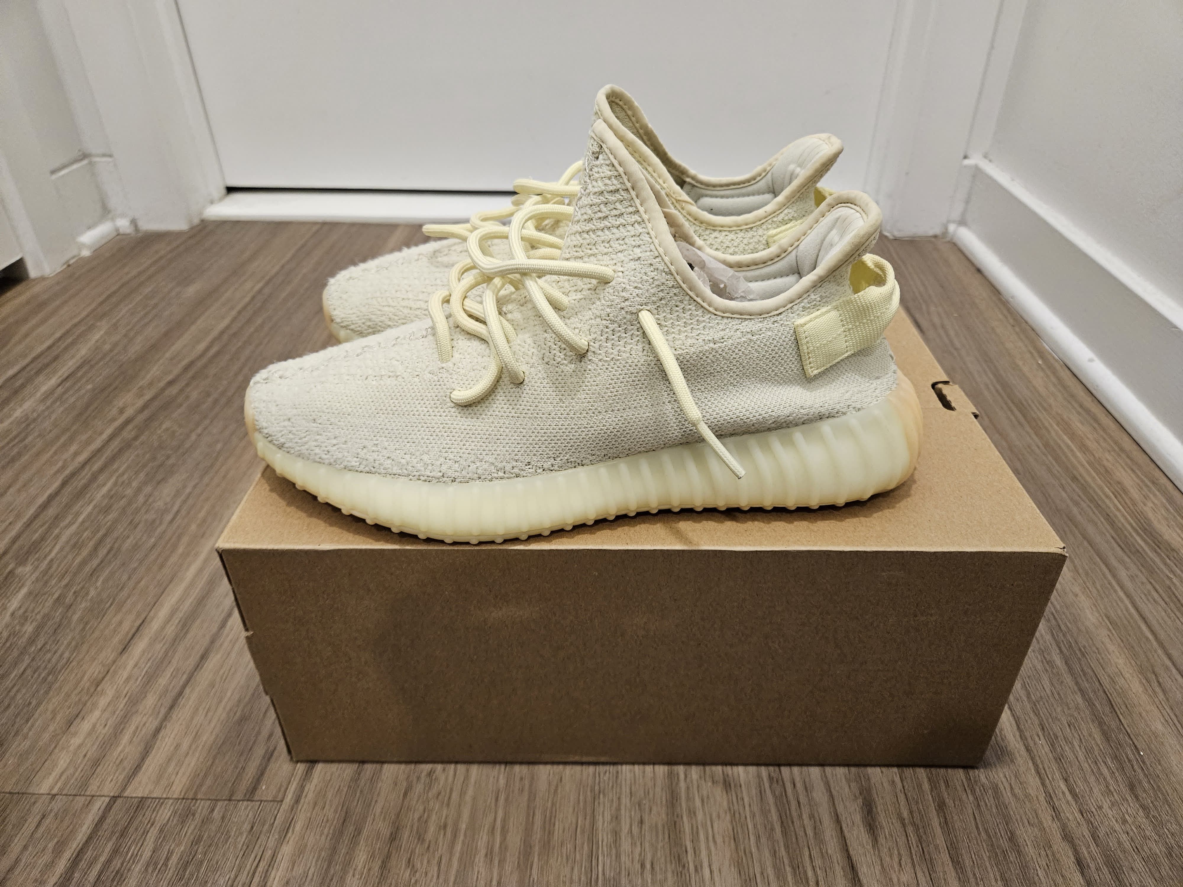 Adidas Adidas Yeezy Boost 350 V2 Butter Size US 9 / EU 42 - 1 Thumbnail