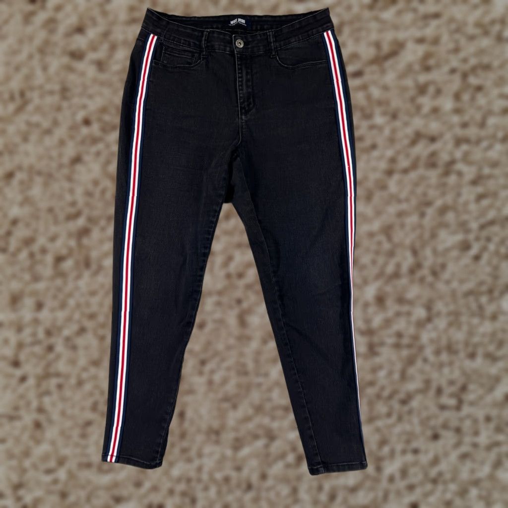 Vintage WAX JEAN Jeans Womens 16 Black Cotton Blend Denim Medium Wash Tapered 5-Pocket Design Zip Inseam 26 in Mid Rise Cotton Blend Size 38" / US 16 / IT 52 - 1 Thumbnail
