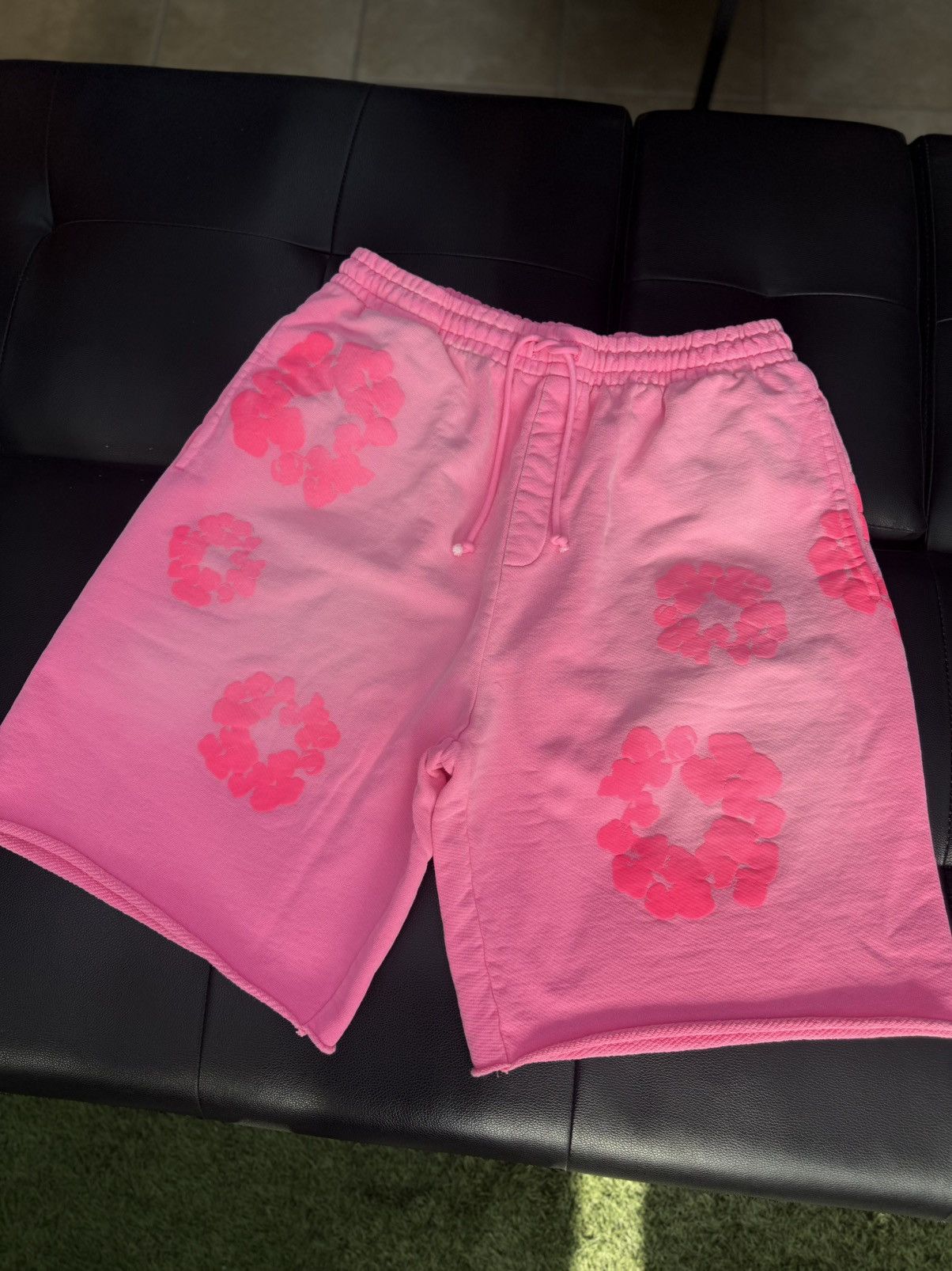 DENIM TEARS Denim Tears 2025 Cotton Wreath Shorts Pink Size Large Size US 34 / EU 50 - 4 Thumbnail