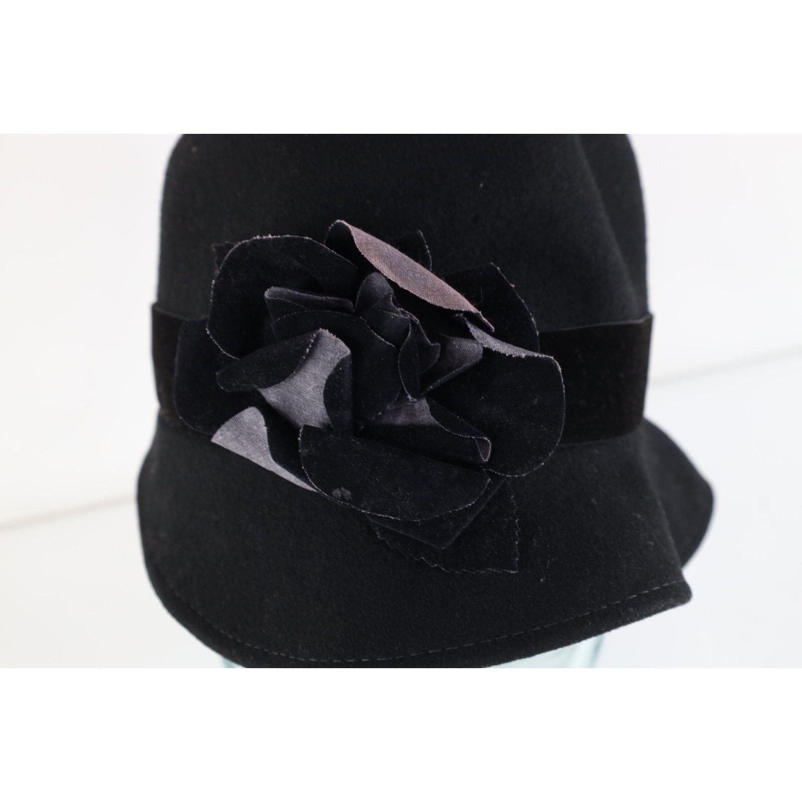 Vintage Vintage 50s Streetwear Felt Wool Flower Band Cloche Hat Cap Size ONE SIZE - 2 Thumbnail