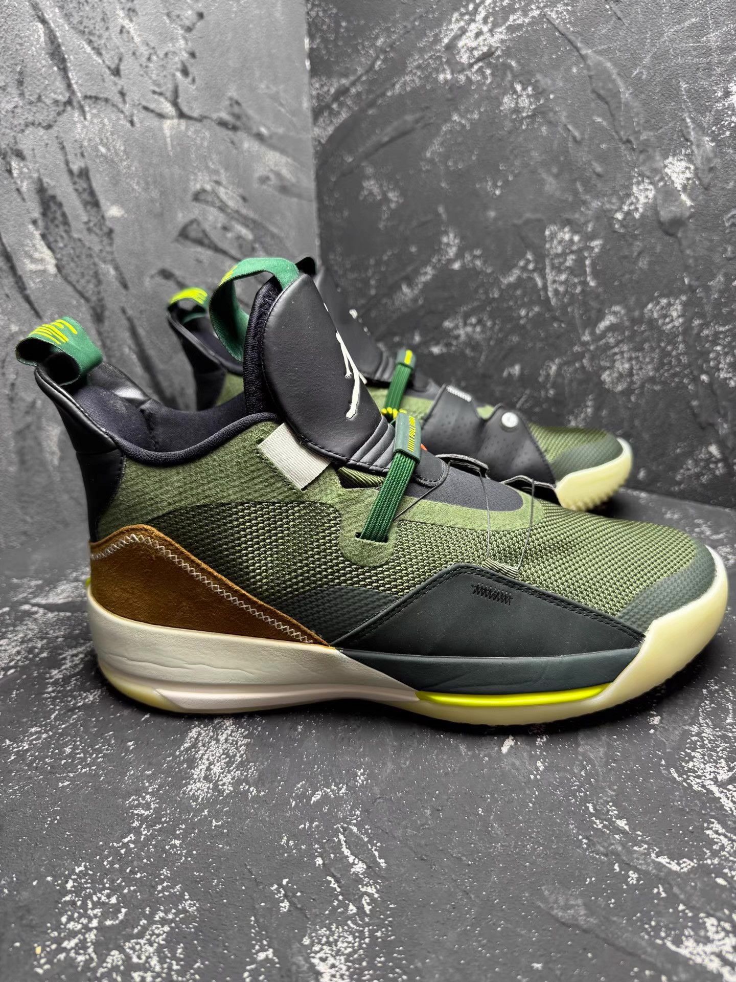 Nike Travis Scott x Air Jordan 33 Olive Green Q10 Size US 10 / EU 43 - 4 Thumbnail