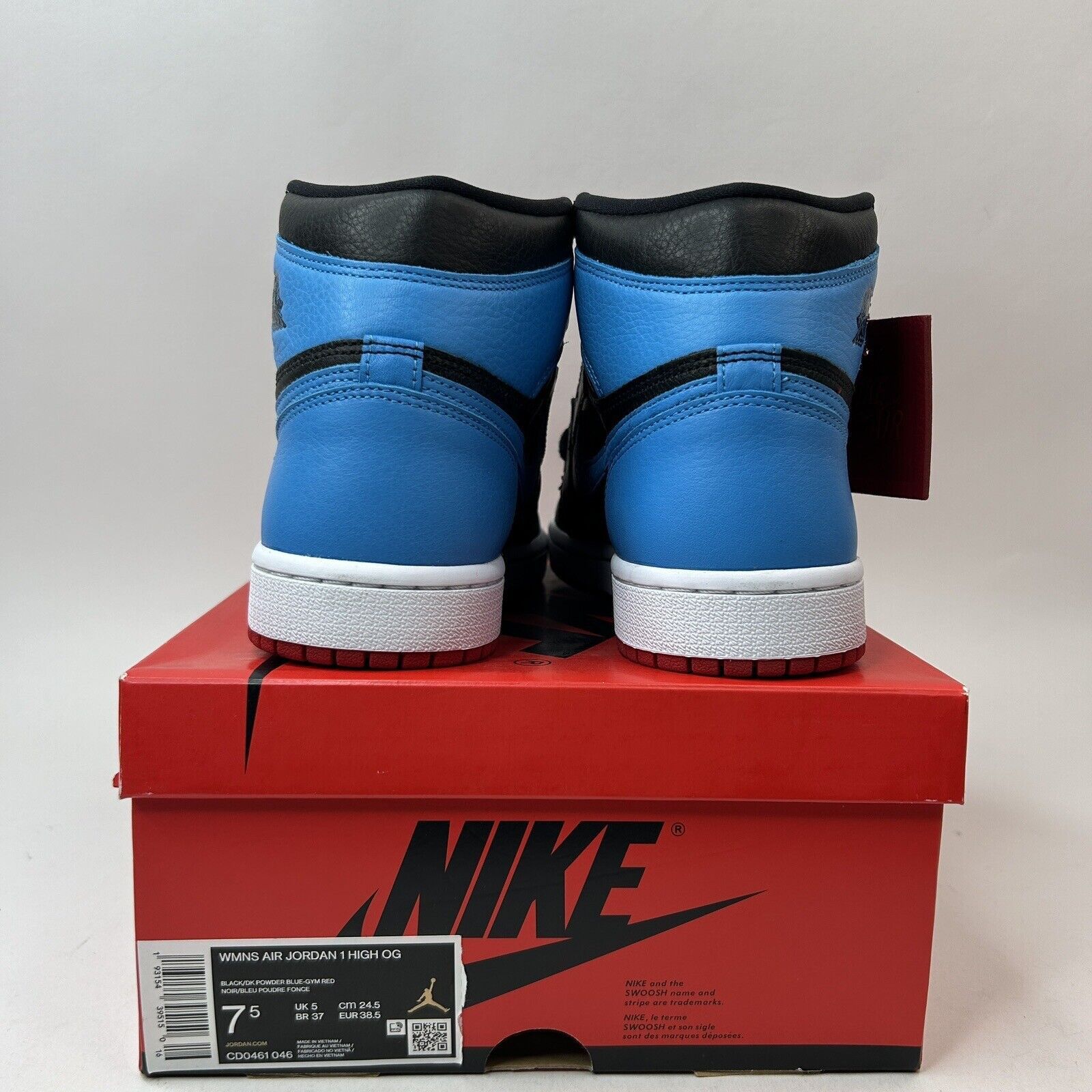 Jordan Brand Nike Air Jordan 1 Retro High OG WMNS “UNC To Chicago” 2023 Size US 7.5 / IT 37.5 - 4 Thumbnail