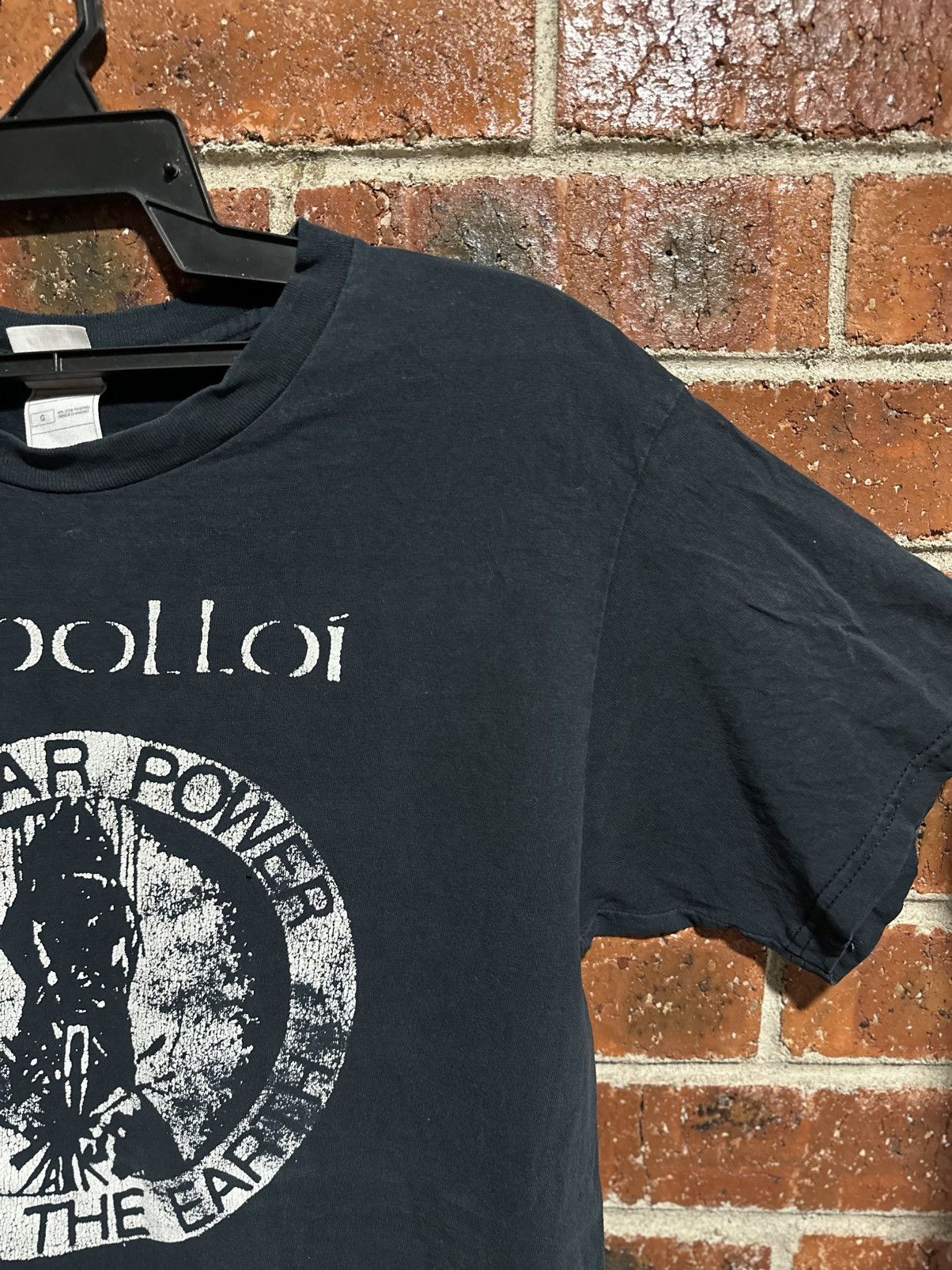 Fruit Of The Loom Vintage Oi Polloi Nuclear Power Costs The Earth Faded Tee Size US L / EU 52-54 / 3 - 11 Thumbnail