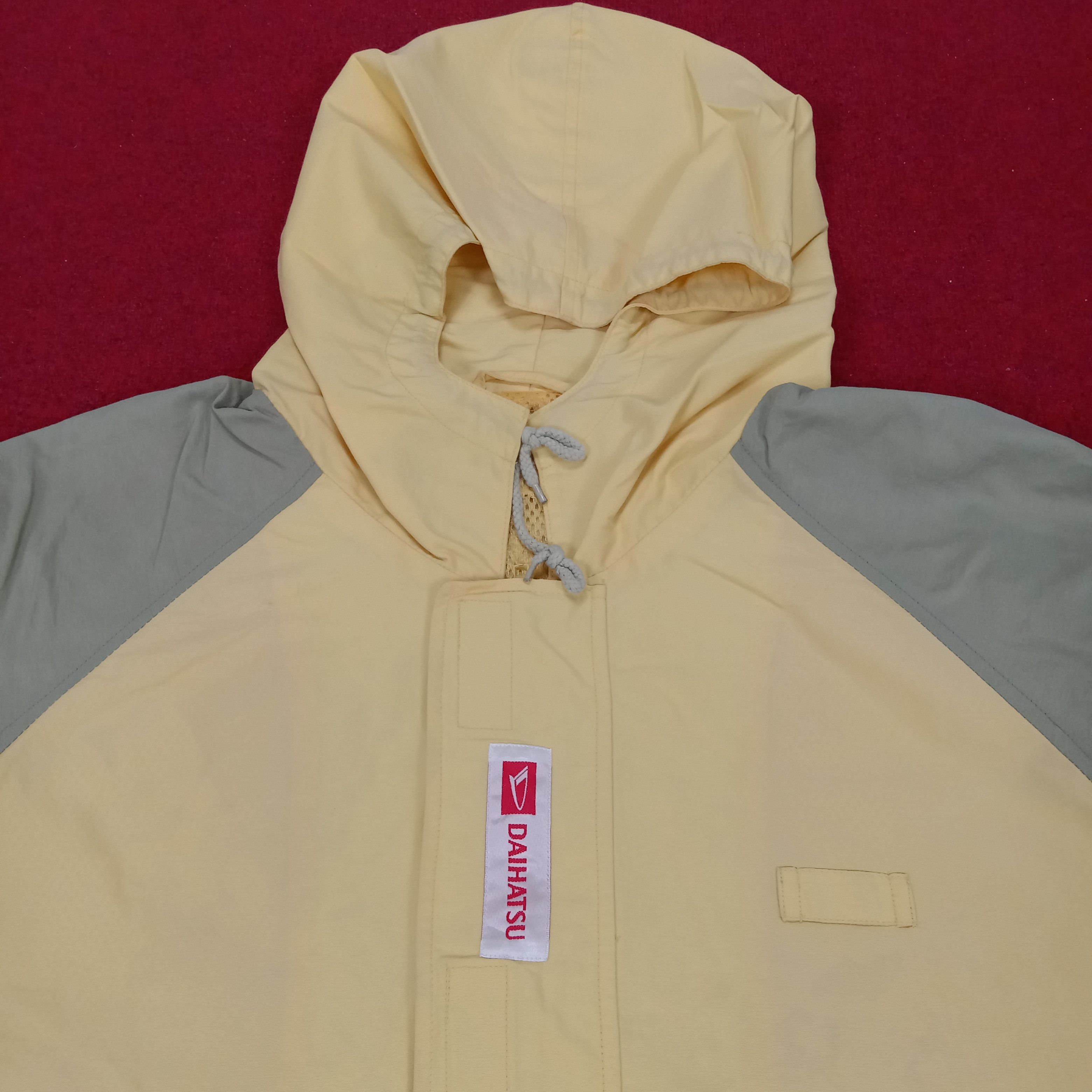 Japanese Brand × Vintage Daihatsu Motorsports Brand Windbreaker Hoodies Jacket Size US XL / EU 56 / 4 - 2 Thumbnail