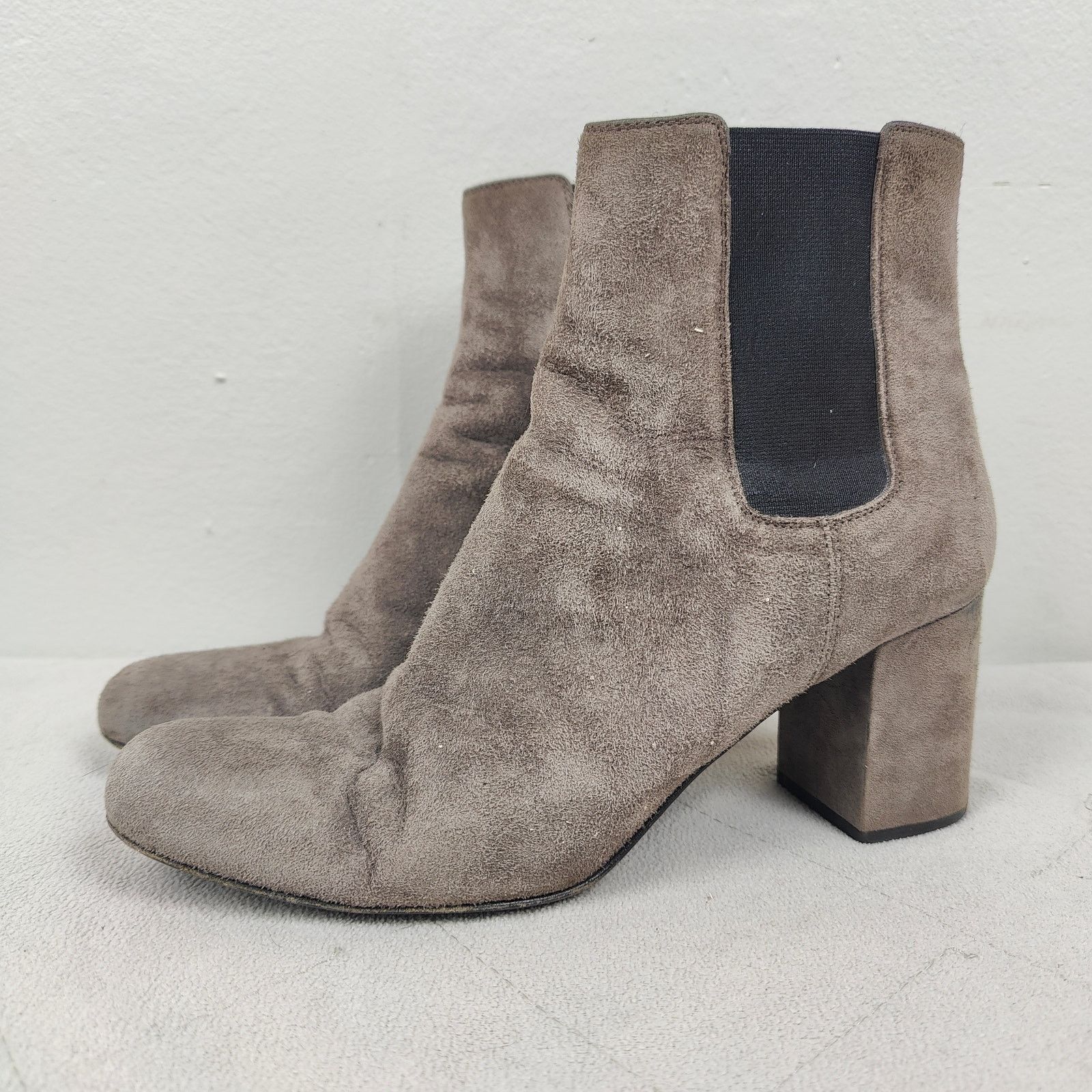 Saint Laurent Paris Saint Laurent Lou Suede Chelsea Boots Womens 38.5 8.5 Gray Size US 8.5 / IT 38.5 - 5 Thumbnail