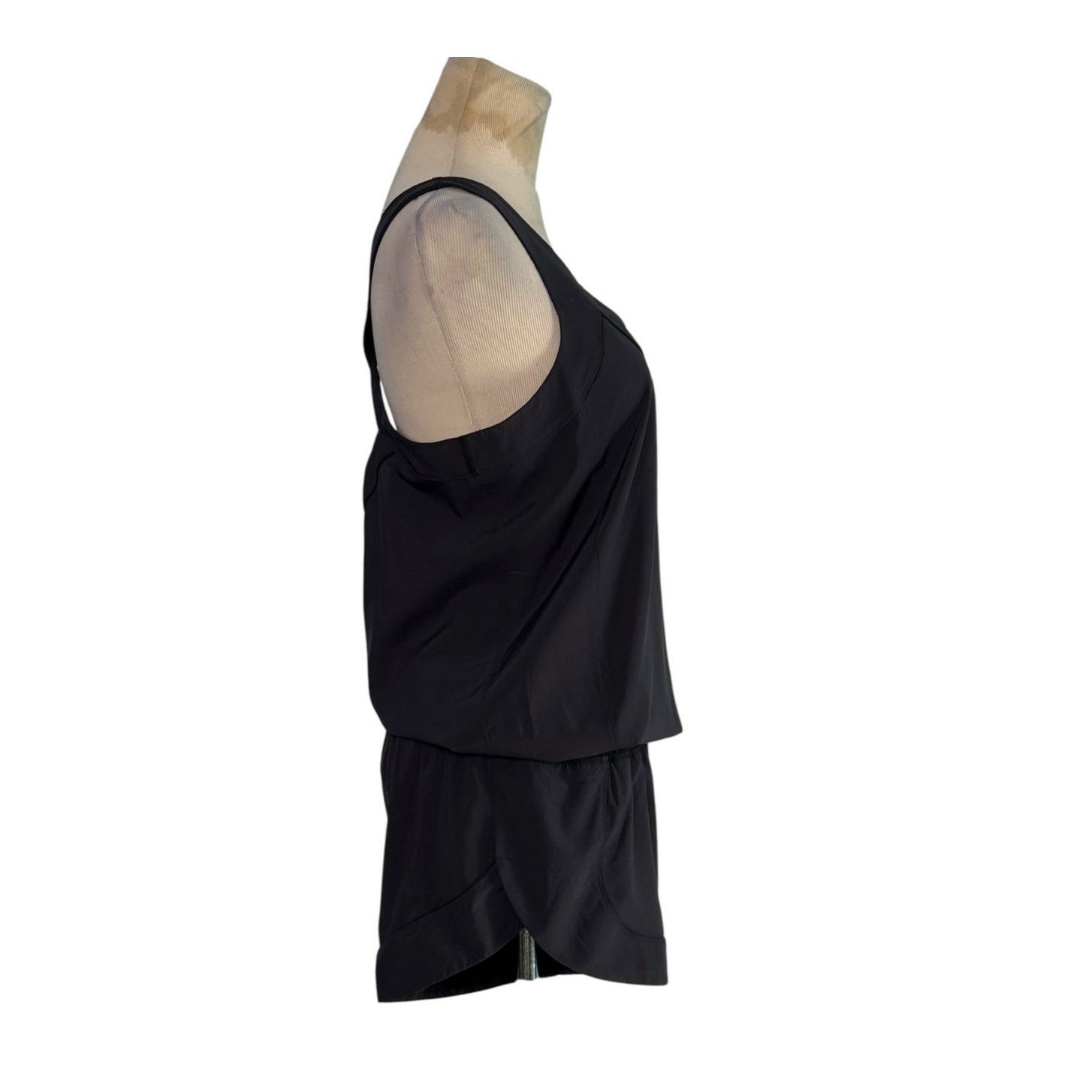 Lululemon Lululemon Speedy Runsie Open Back Romper size 6 Size 28" / US 6 / IT 42 - 3 Thumbnail