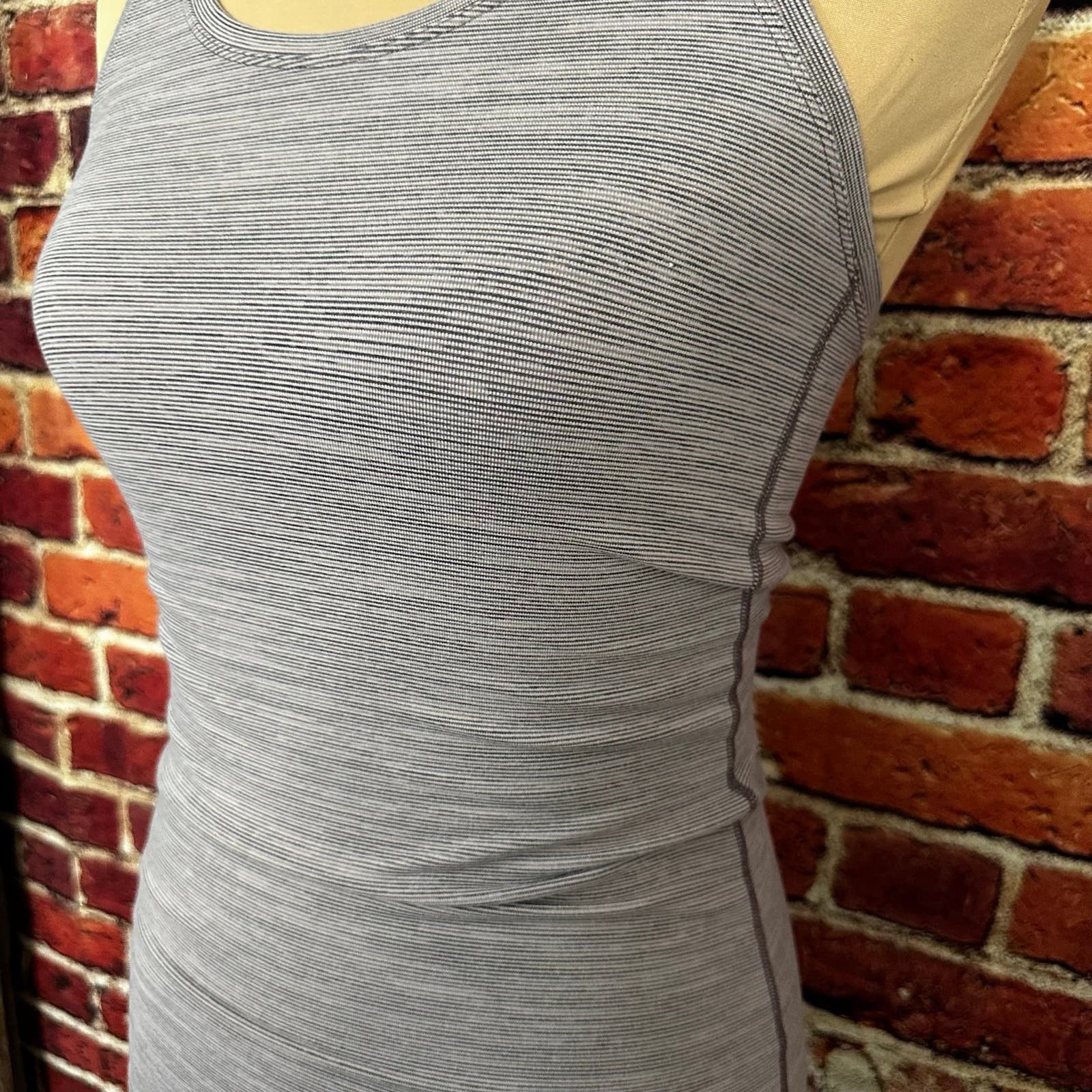 Lululemon Lululemon Tank Top Size S / US 4 / IT 40 - 2 Thumbnail