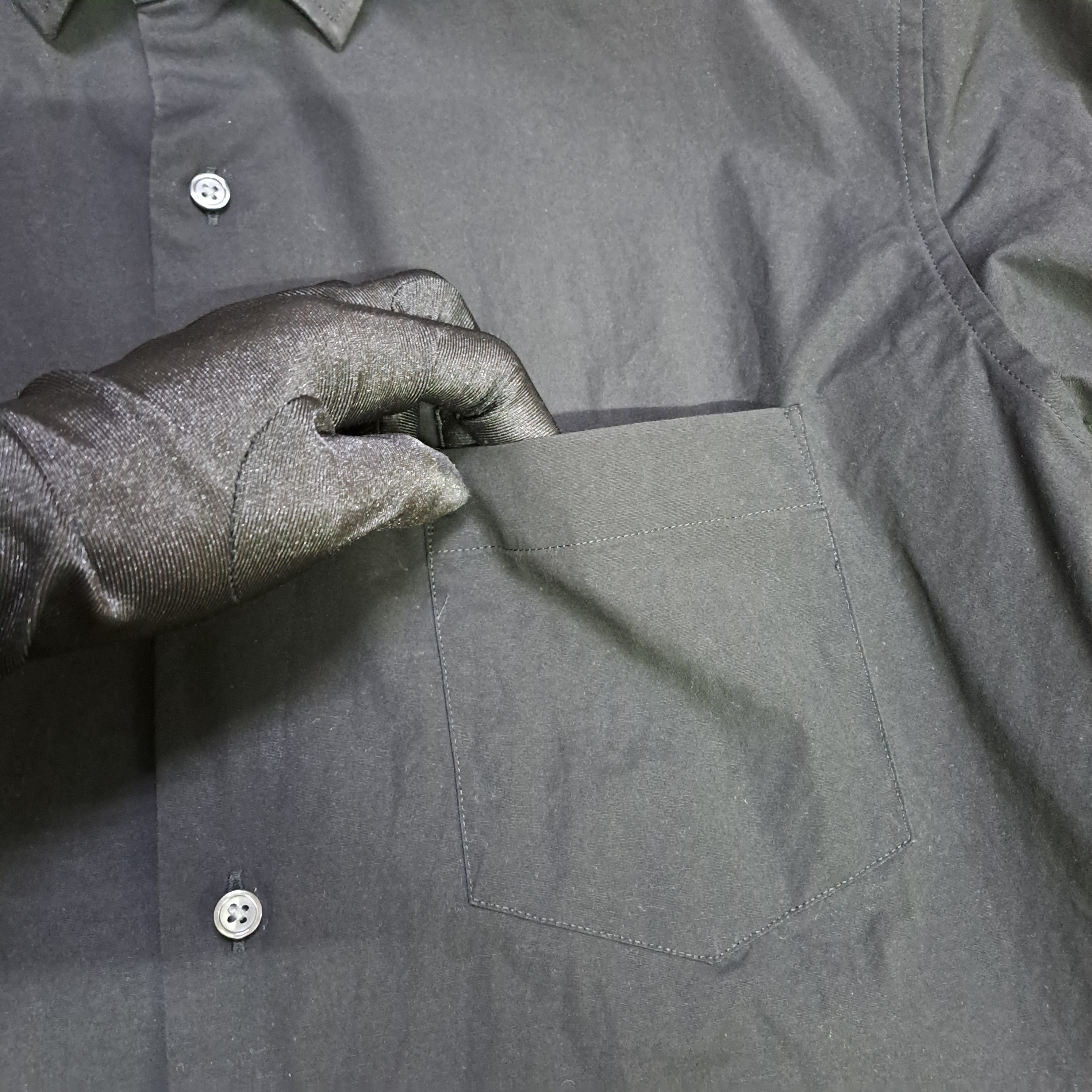 Uniqlo Uniqlo Plain Longsleeves Button Up Shirt Size US M / EU 48-50 / 2 - 3 Thumbnail