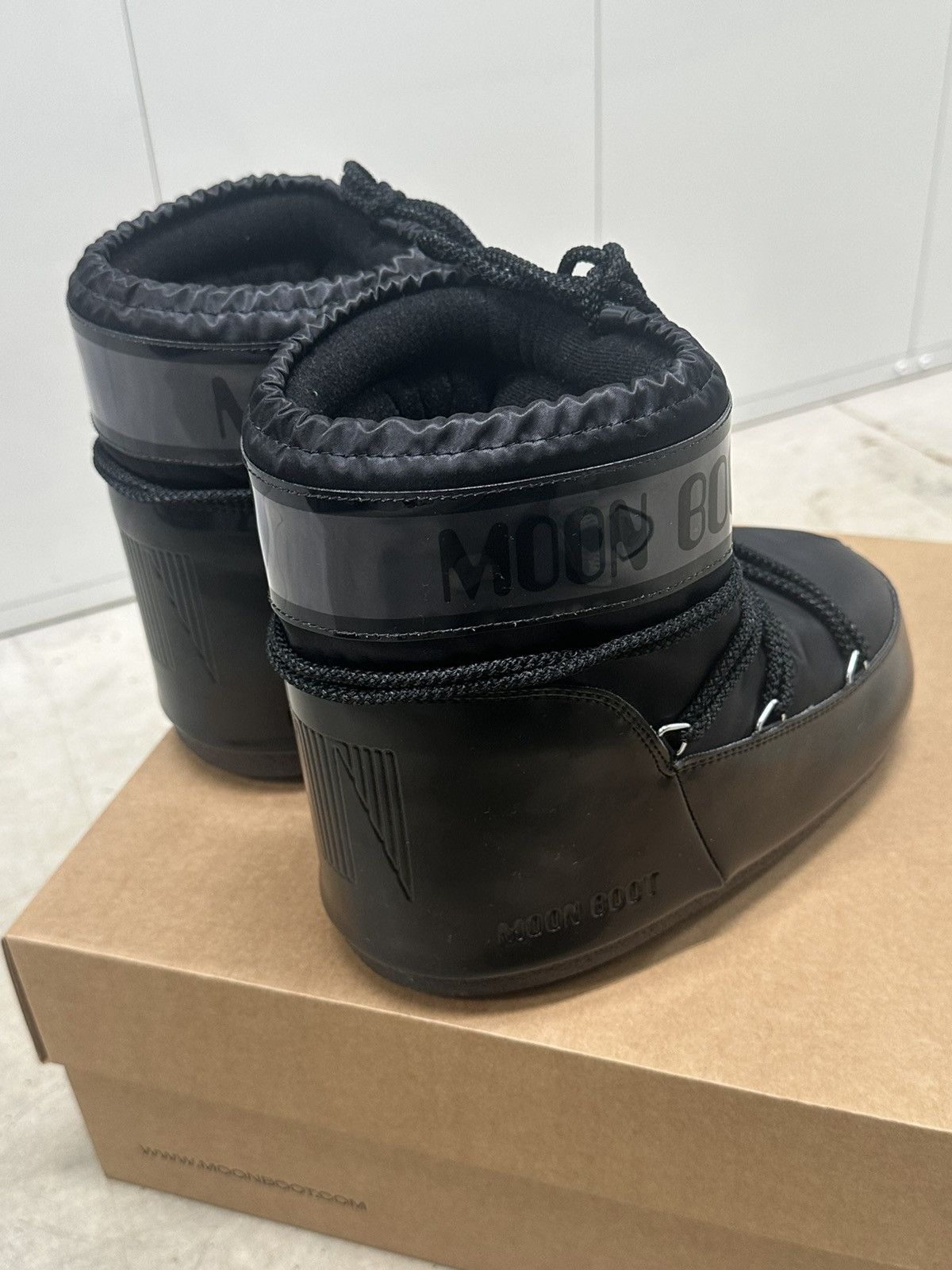 Moon Boot Moon Boot MB Icon Low Glance Black Size US 8.5 / EU 41-42 - 6 Thumbnail