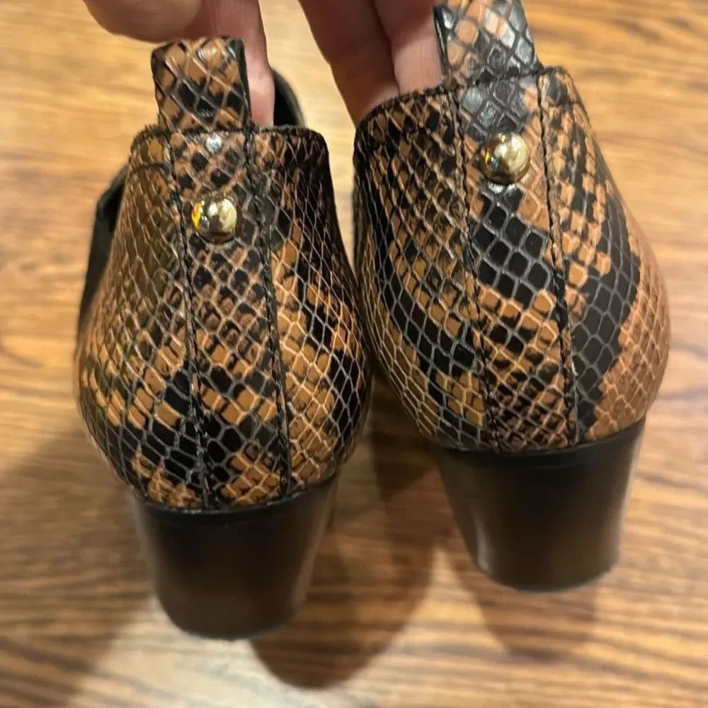 MARC FISHER Brown/Black Snake Skin Leather Pointed Toe Bloc
