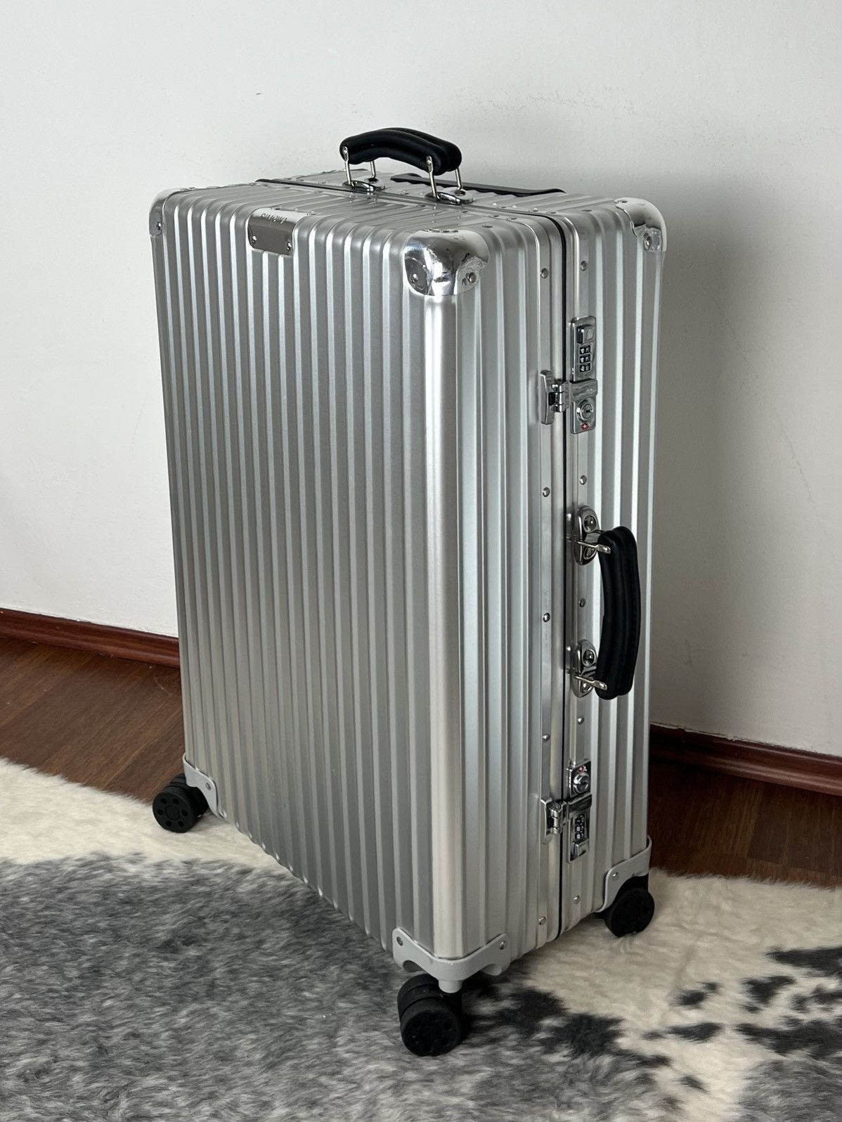 Rimowa Rimowa Classic Check-in M suitcase | Grailed