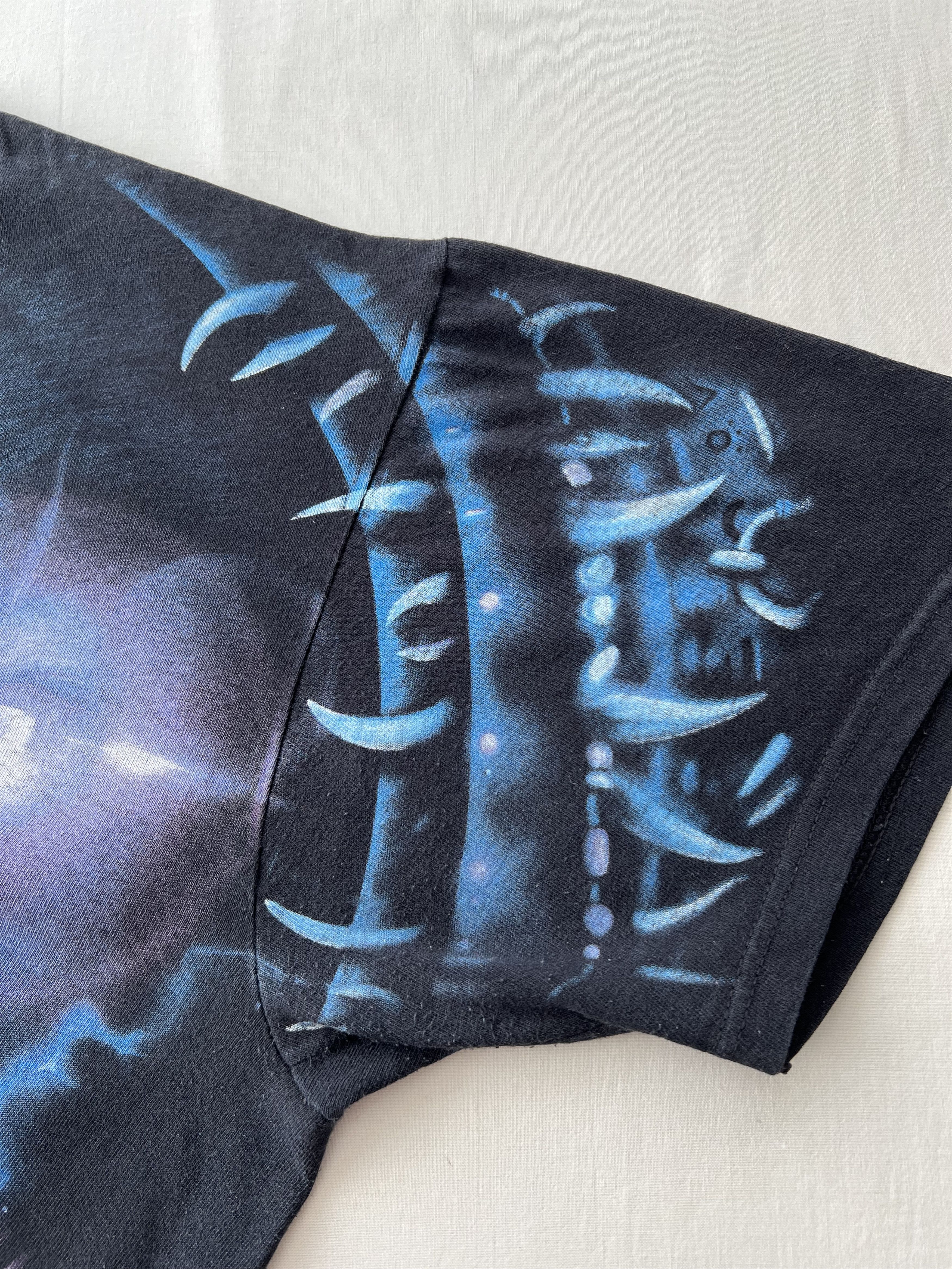 Liquid Blue Vintage 2001 Liquid Blue Wolf All Over Print AOP T-shirt Size US XL / EU 56 / 4 - 7 Thumbnail