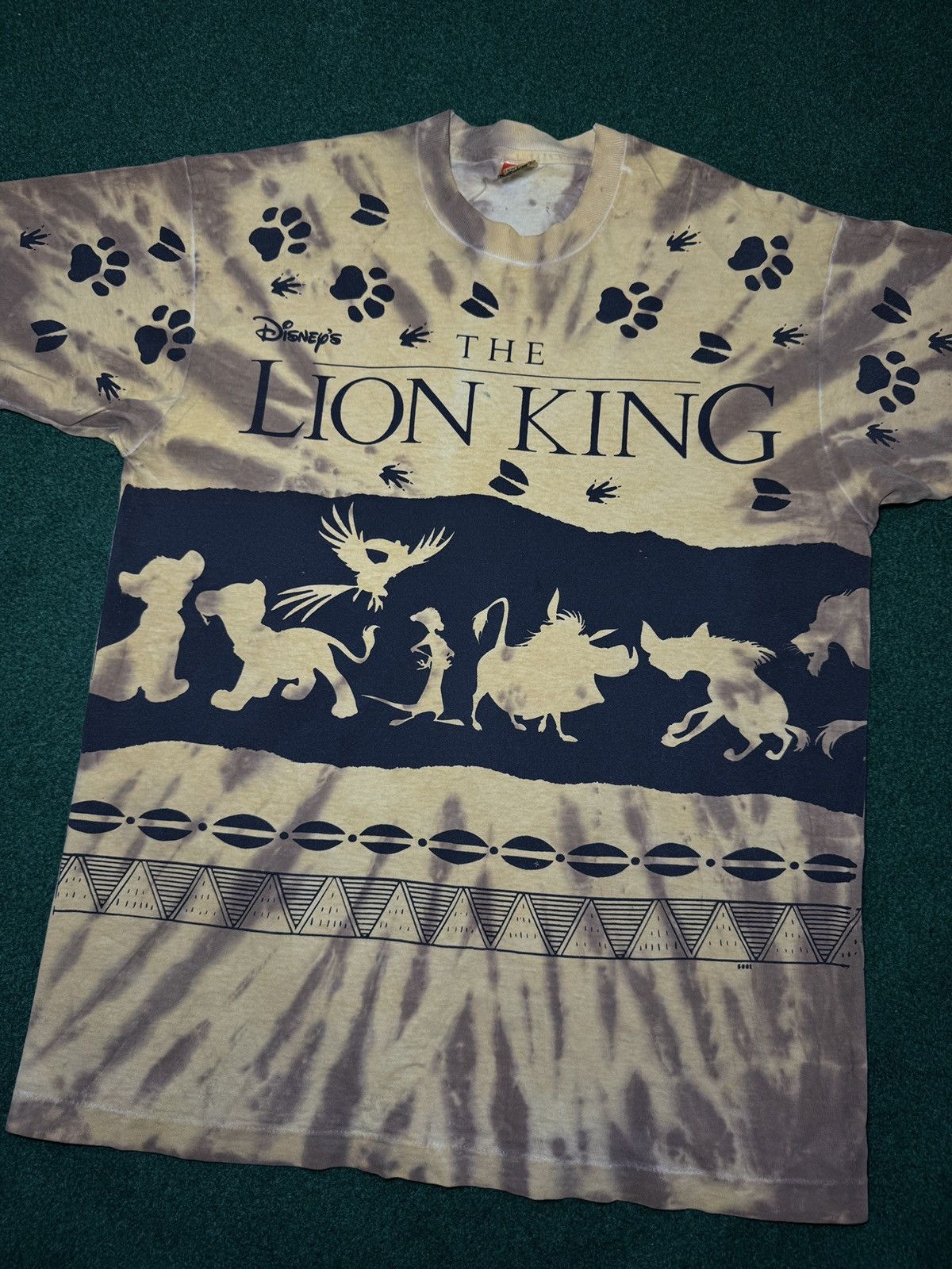 Disney × Vintage Vintage 90s RARE Lion King INSANE Aop Disney GRAIL T Shirt Size US XL / EU 56 / 4 - 2 Thumbnail