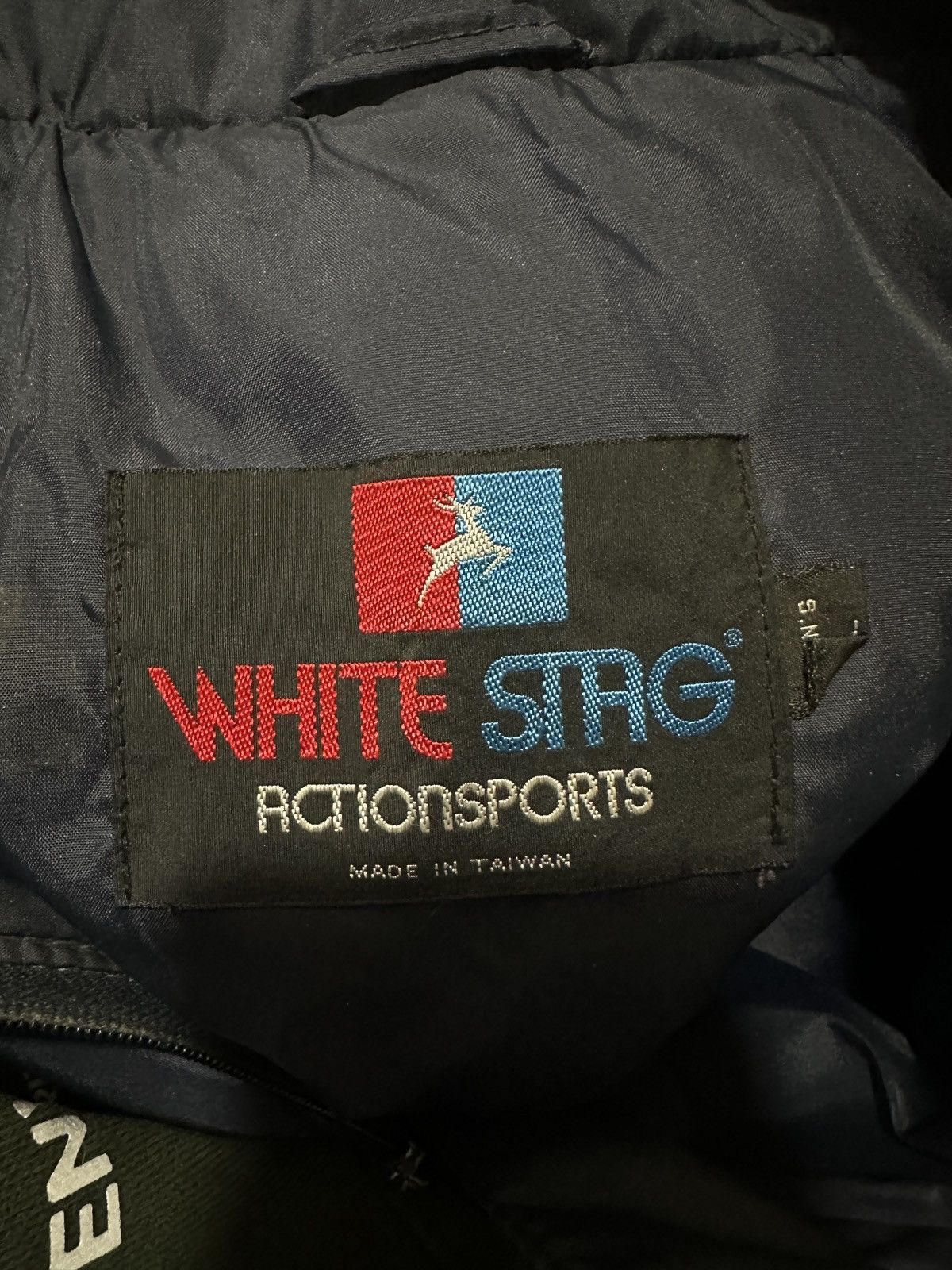 Vintage Vintage White Stag Ski Jacket Size US L / EU 52-54 / 3 - 3 Thumbnail