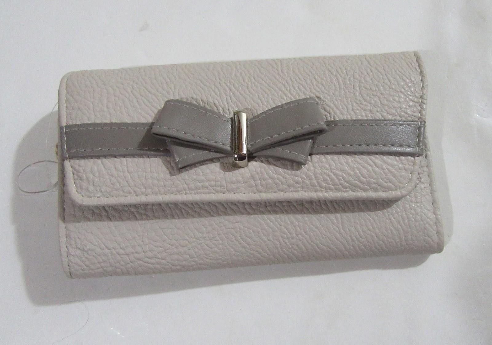 Other Jessica Simpson Linea Trifold Wallet Parchment Fog Grey Size ONE SIZE - 1 Thumbnail