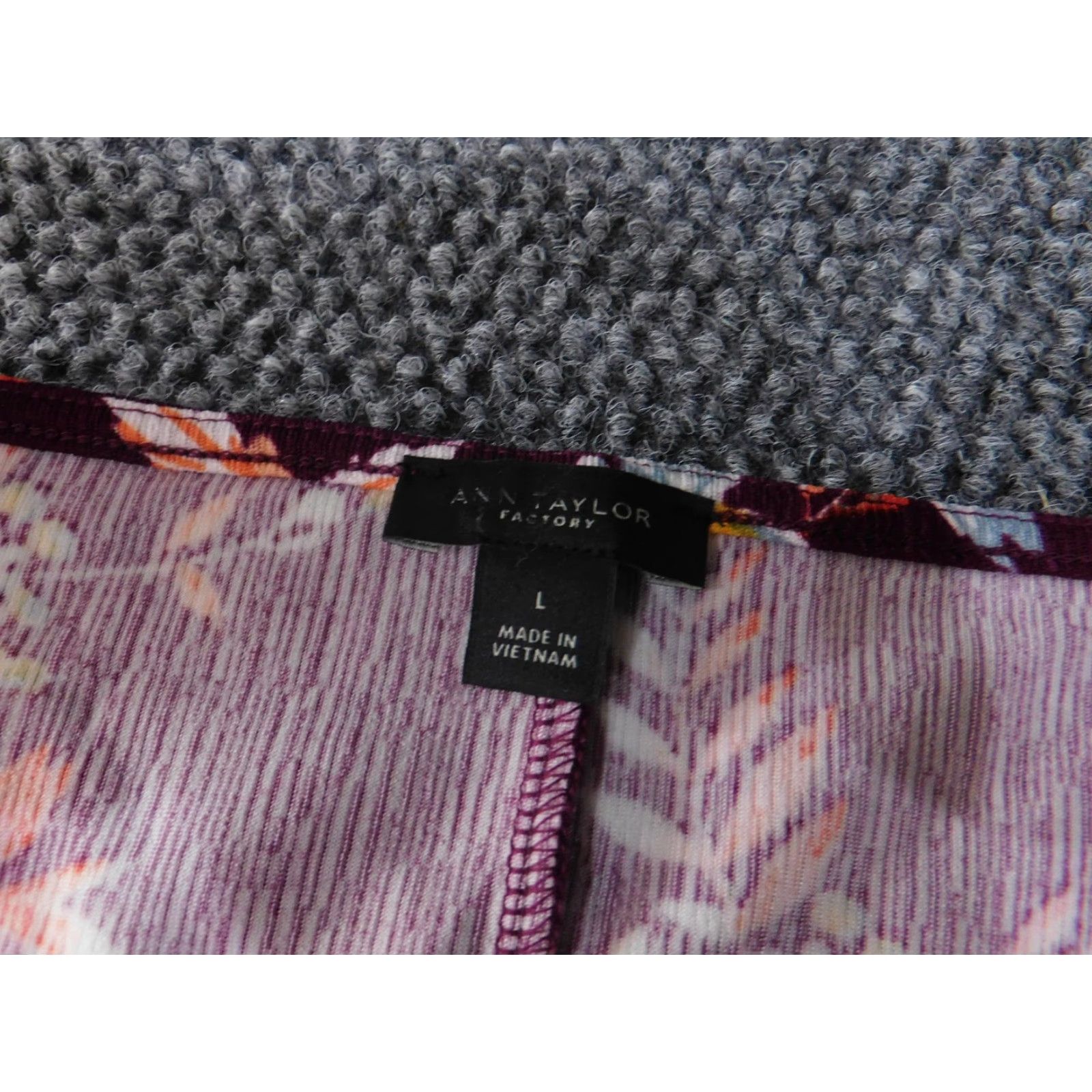 Ann Taylor Ann Taylor Factory Shirt Womens Large Purple Floral Sleeveless Side Tie Top Blouse Size L / US 10 / IT 46 - 5 Thumbnail