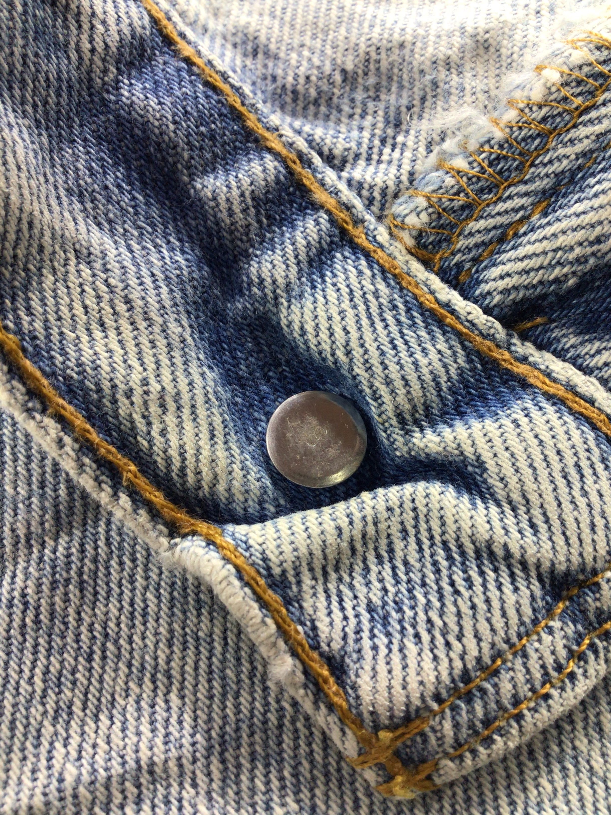 Levi's Vintage 90s Levis 560 Jeans Light Wash Denim KJ188 Size US 33 - 8 Thumbnail