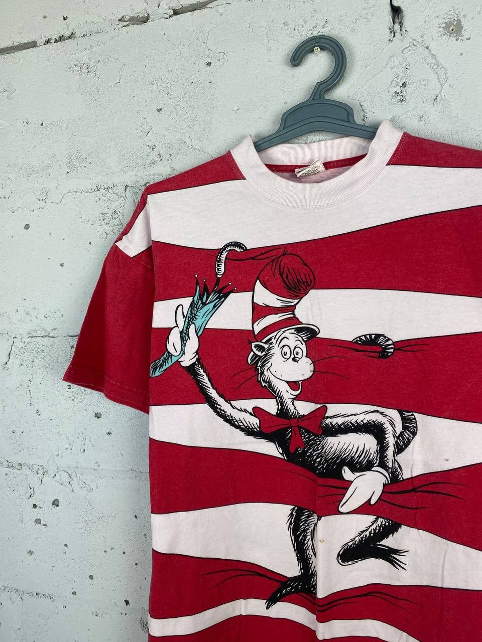 Disney × Vintage Vintage 90s Dr. Seuss Cat In The Hat Cartoon T-Shirt Size US XL / EU 56 / 4 - 4 Thumbnail